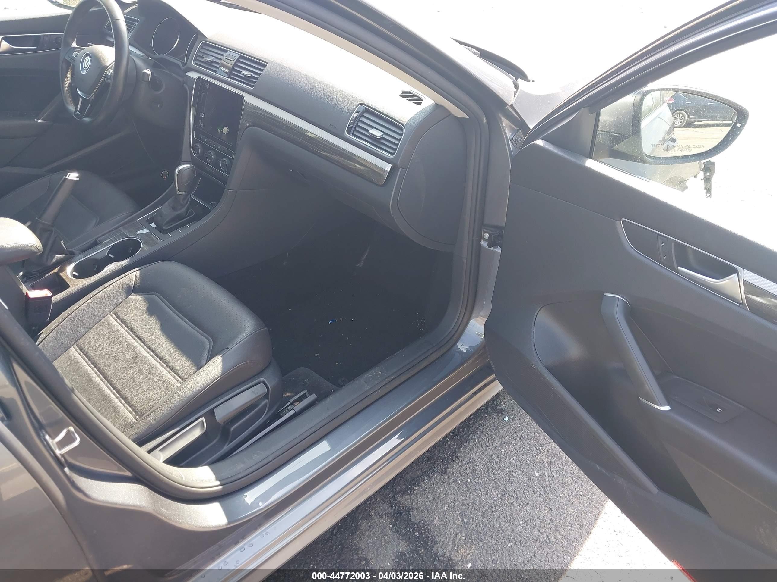 VOLKSWAGEN PASSAT image 5