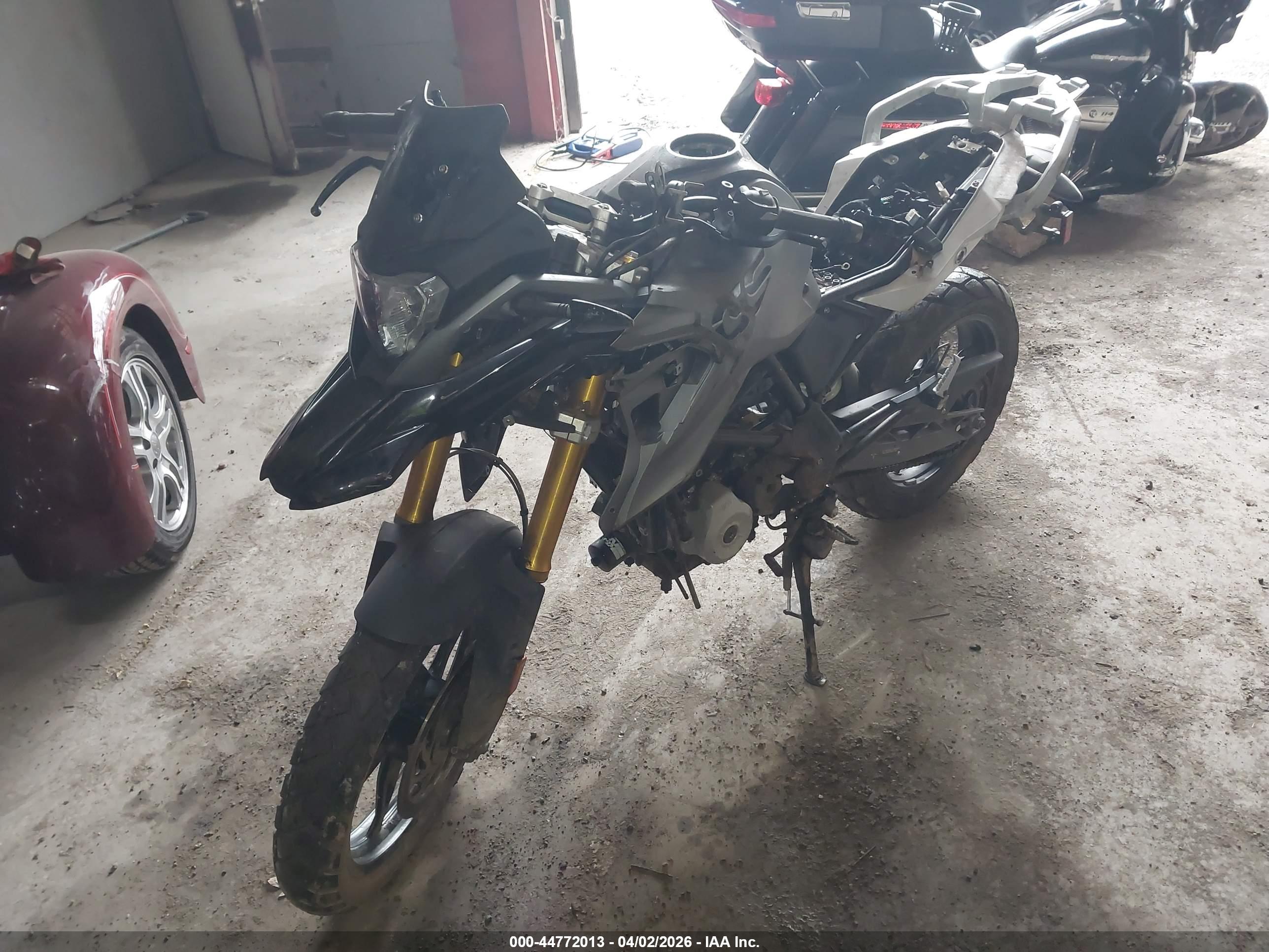 BMW G310 image 2