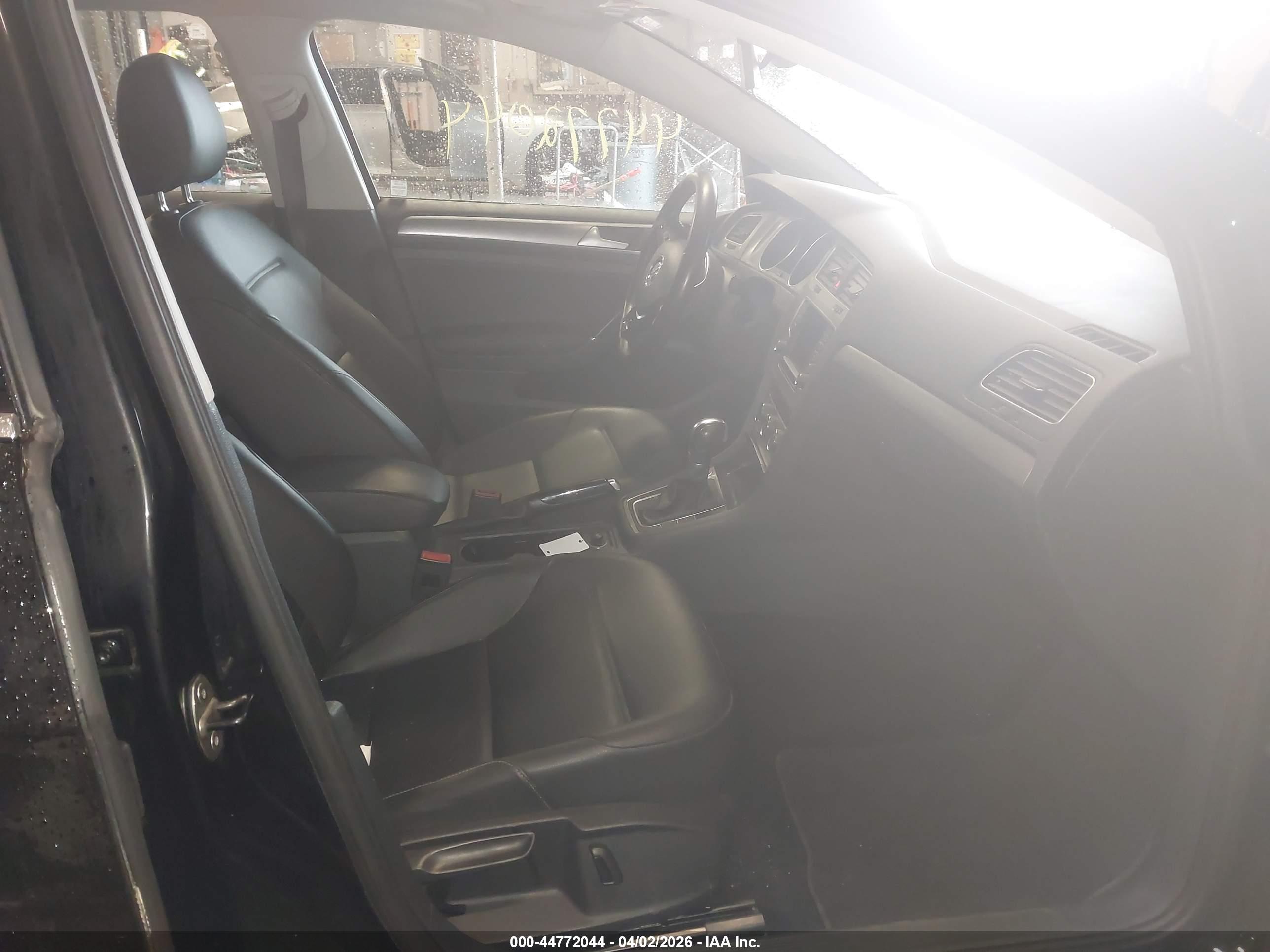 VOLKSWAGEN GOLF image 5