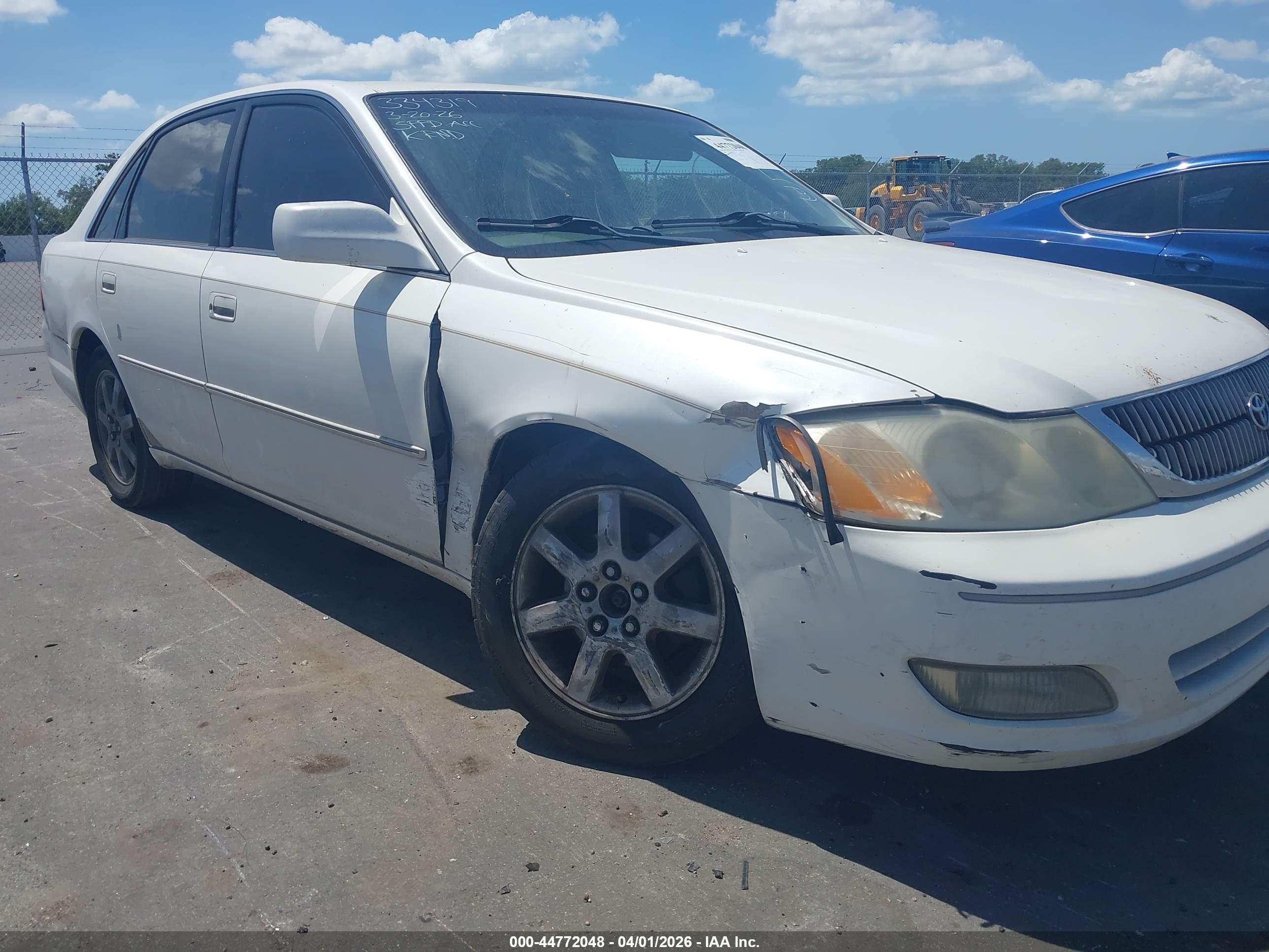TOYOTA AVALON image 6