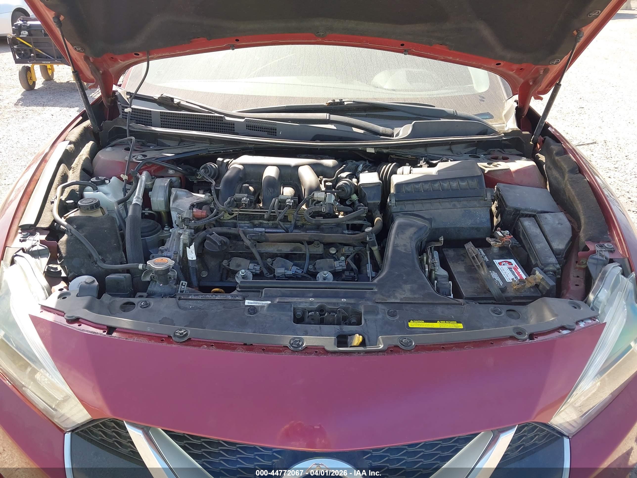 NISSAN MAXIMA image 10