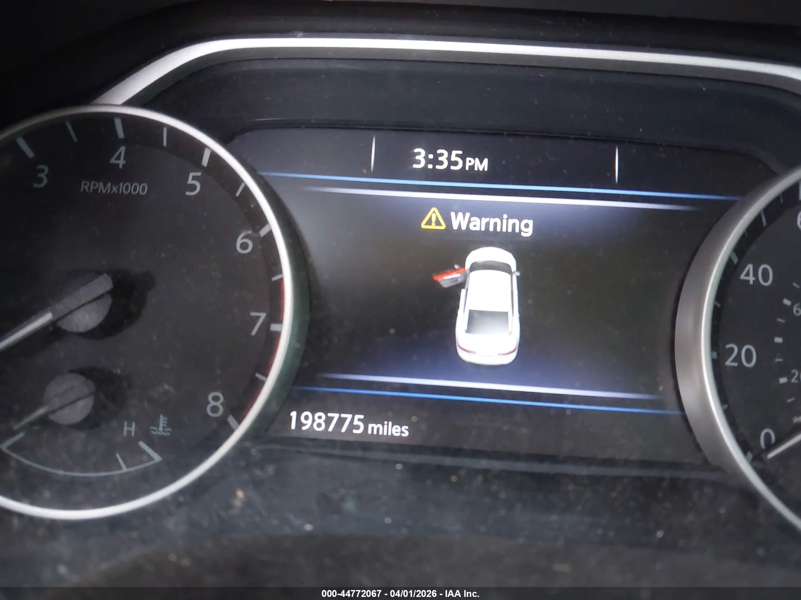 NISSAN MAXIMA image 7