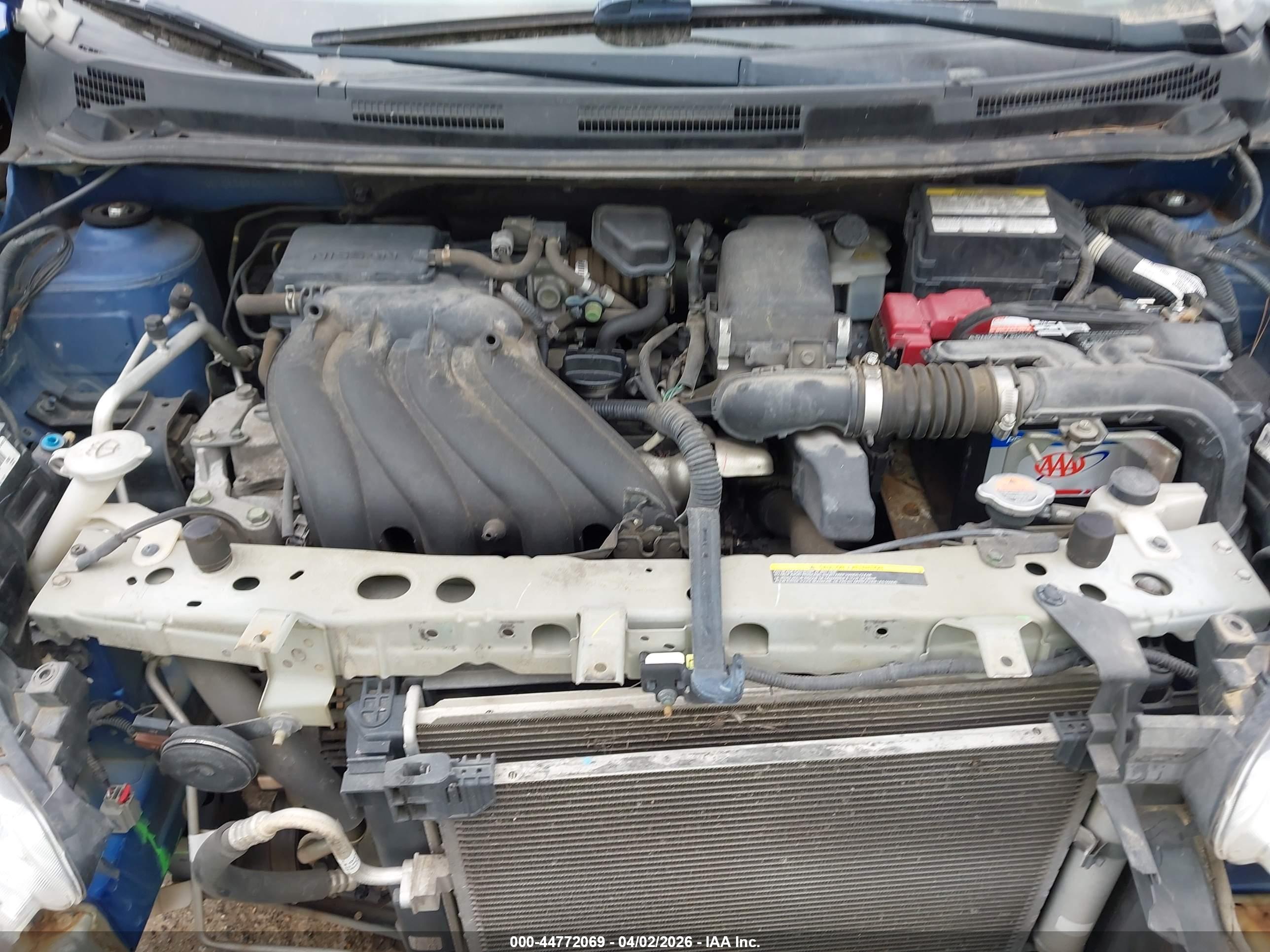 NISSAN VERSA image 10