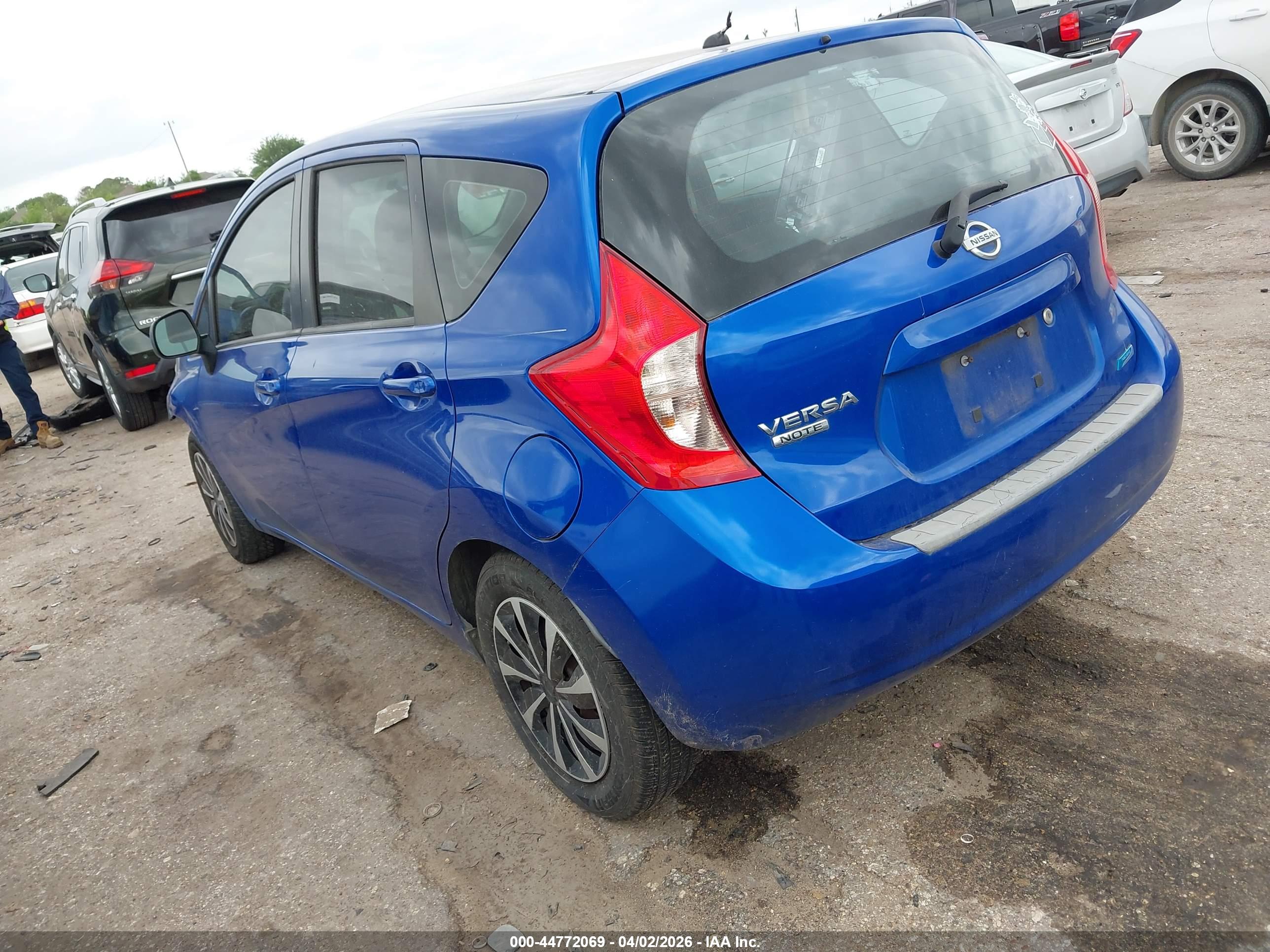 NISSAN VERSA image 3
