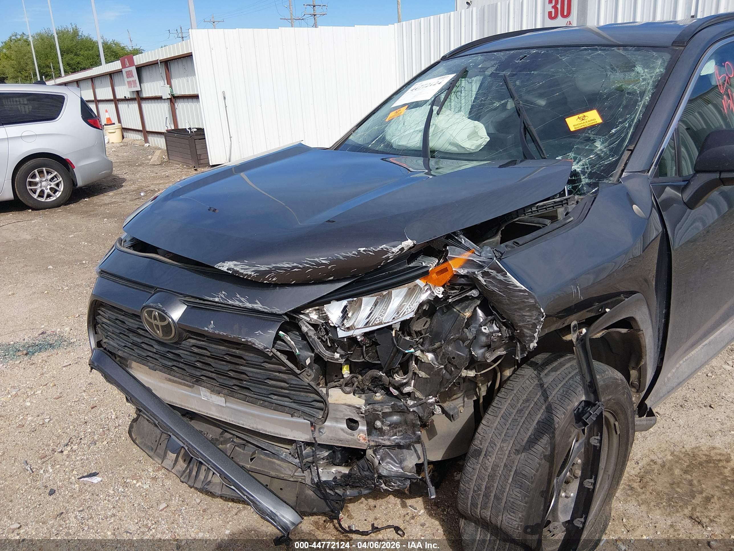 TOYOTA RAV4 image 6