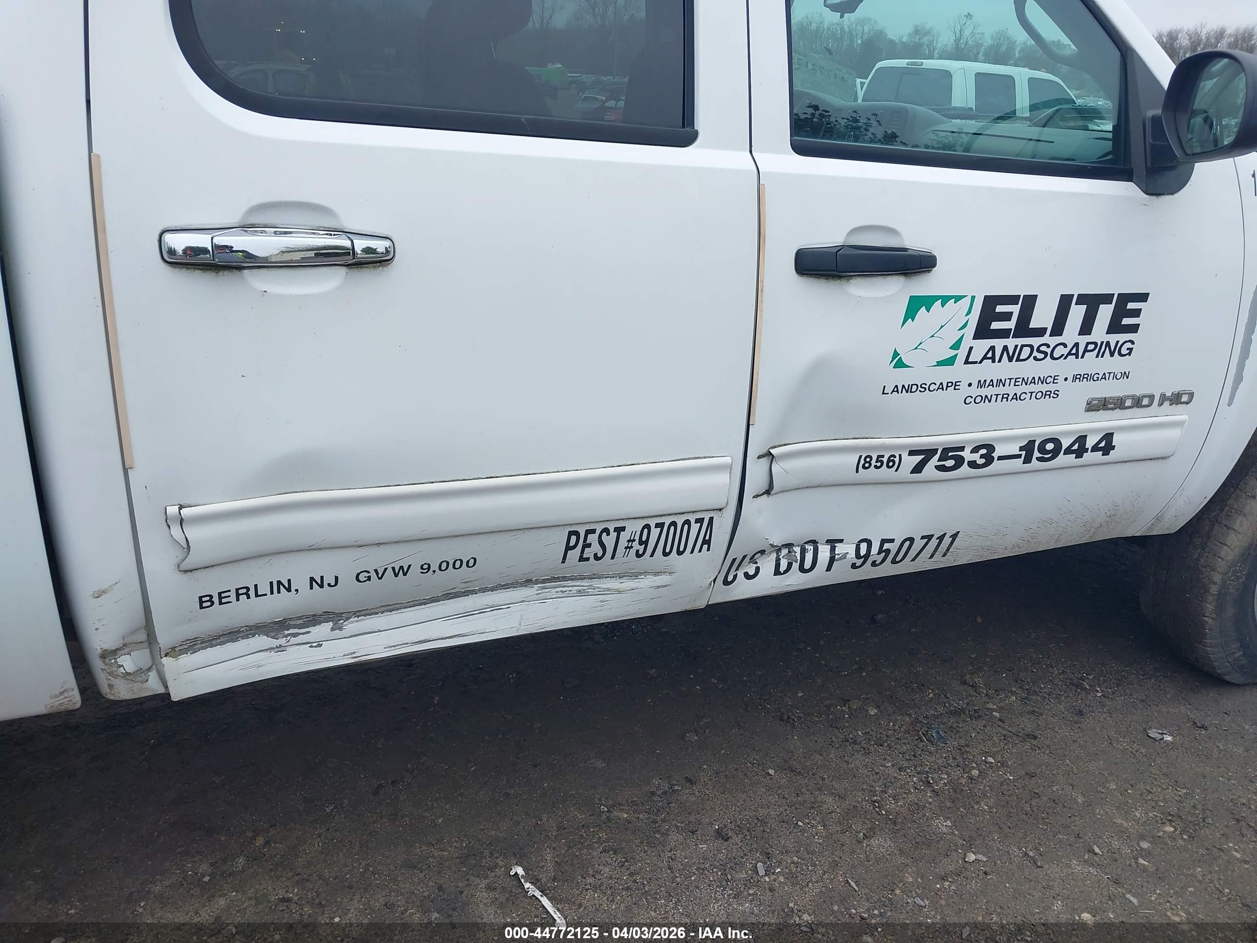 CHEVROLET SILVERADO image 6