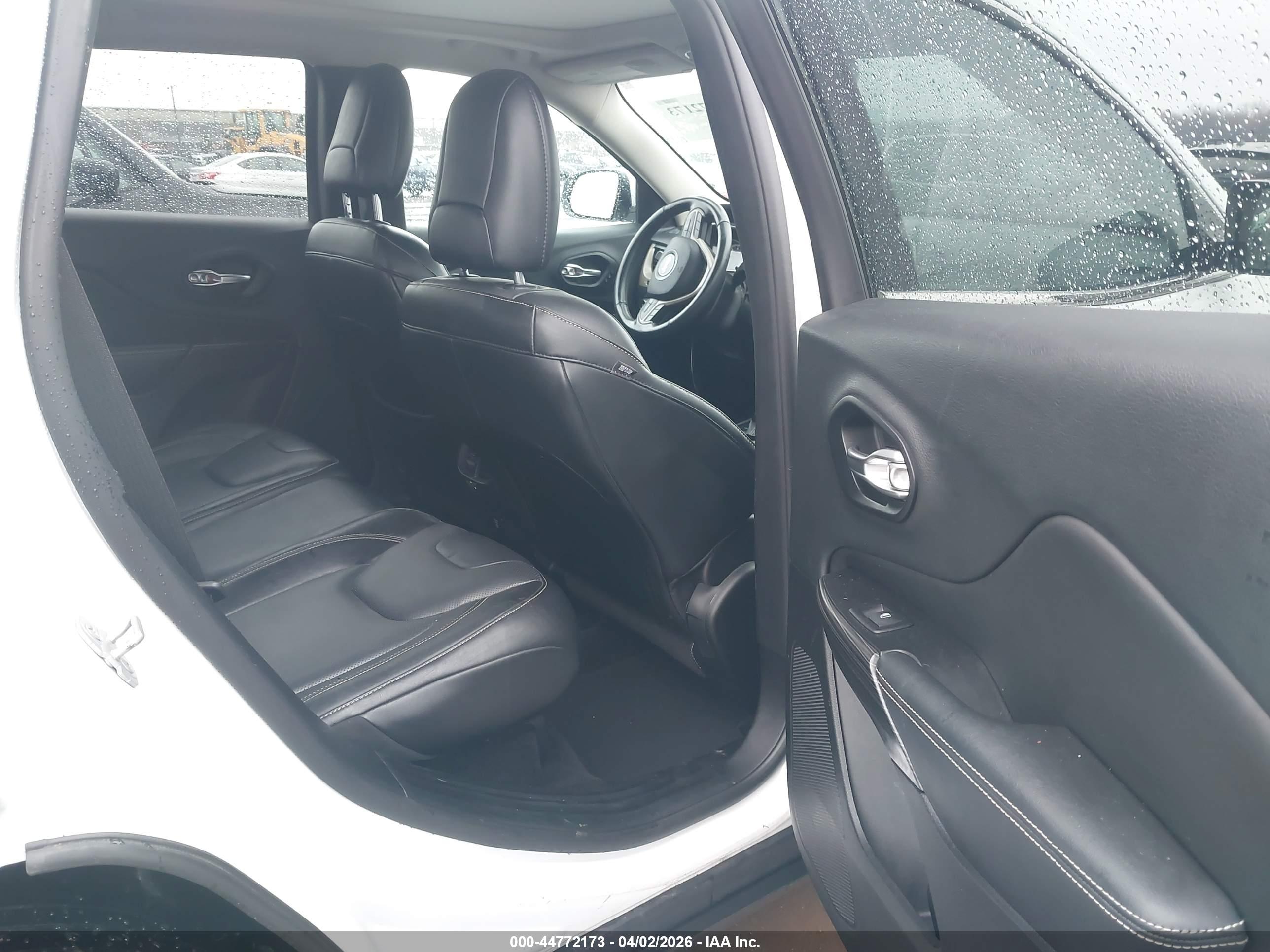 JEEP CHEROKEE image 8