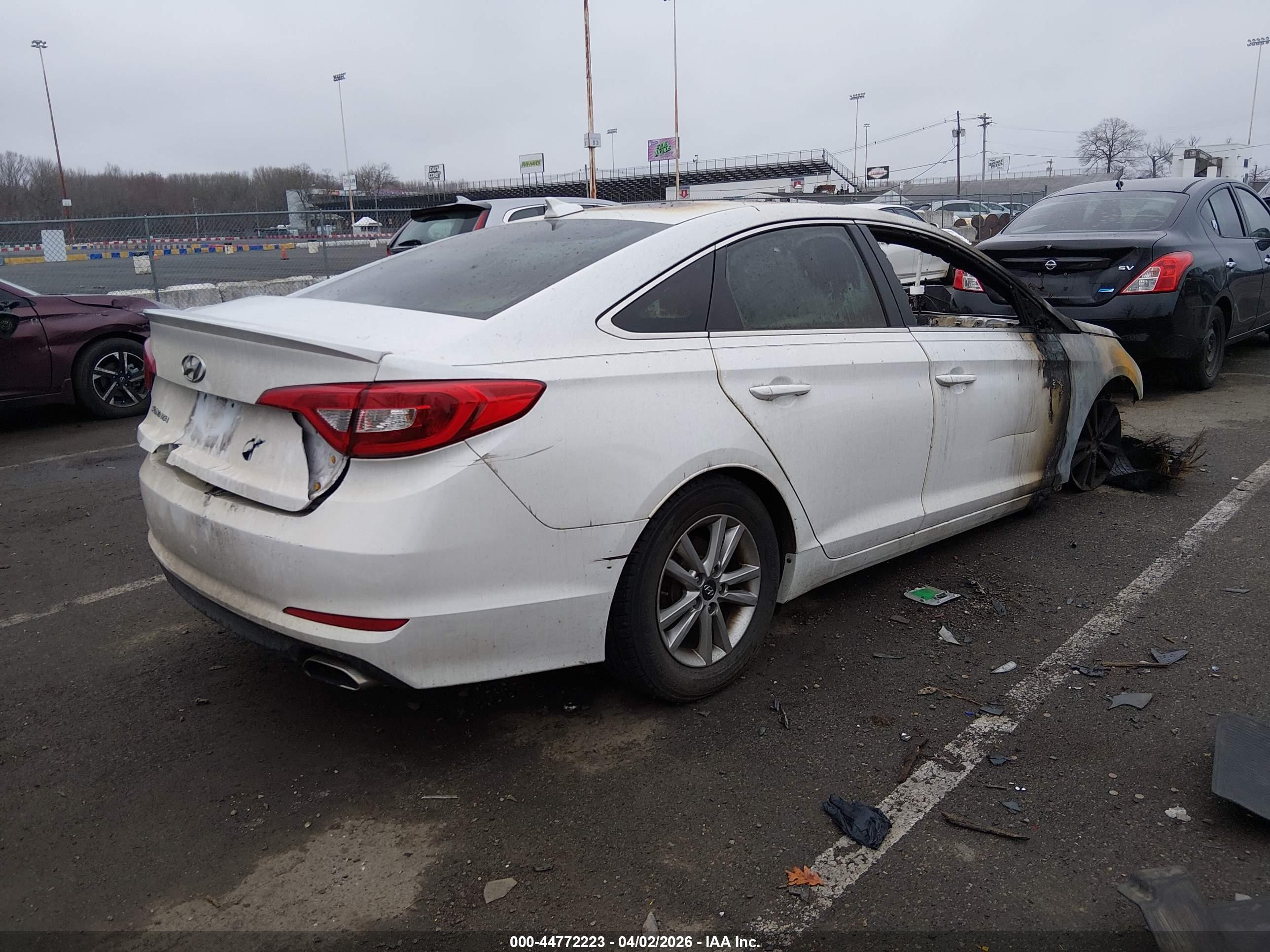 HYUNDAI SONATA image 4