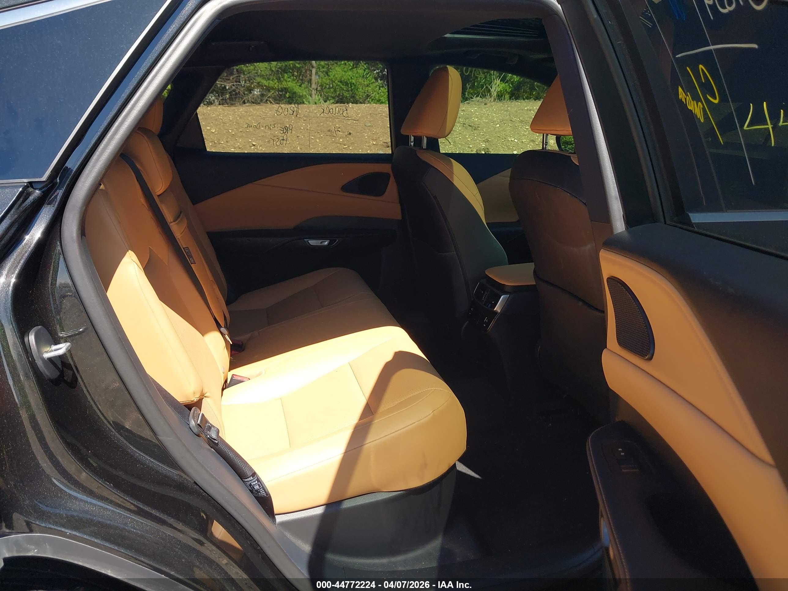 LEXUS RX image 8