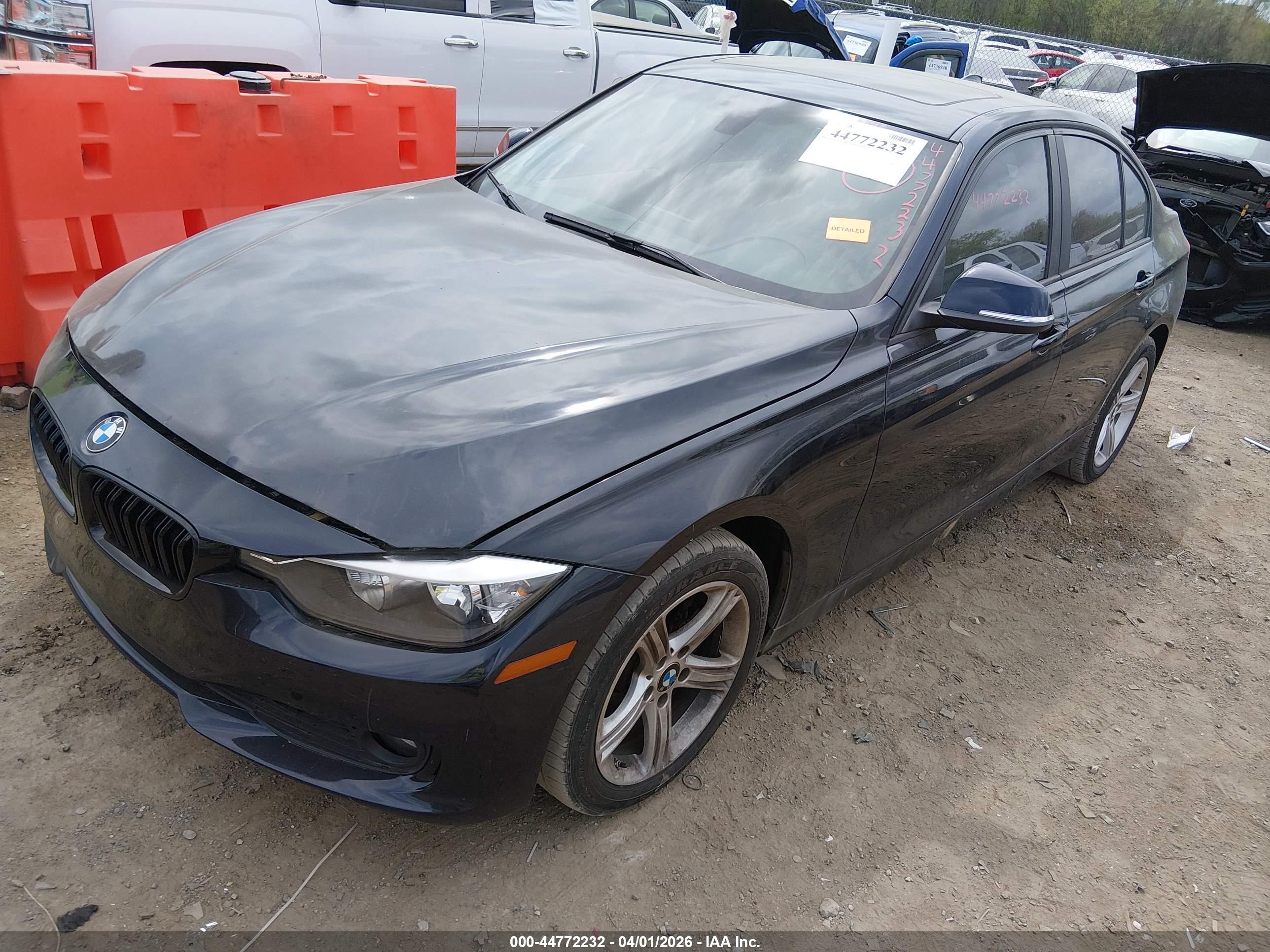 BMW 320I image 2