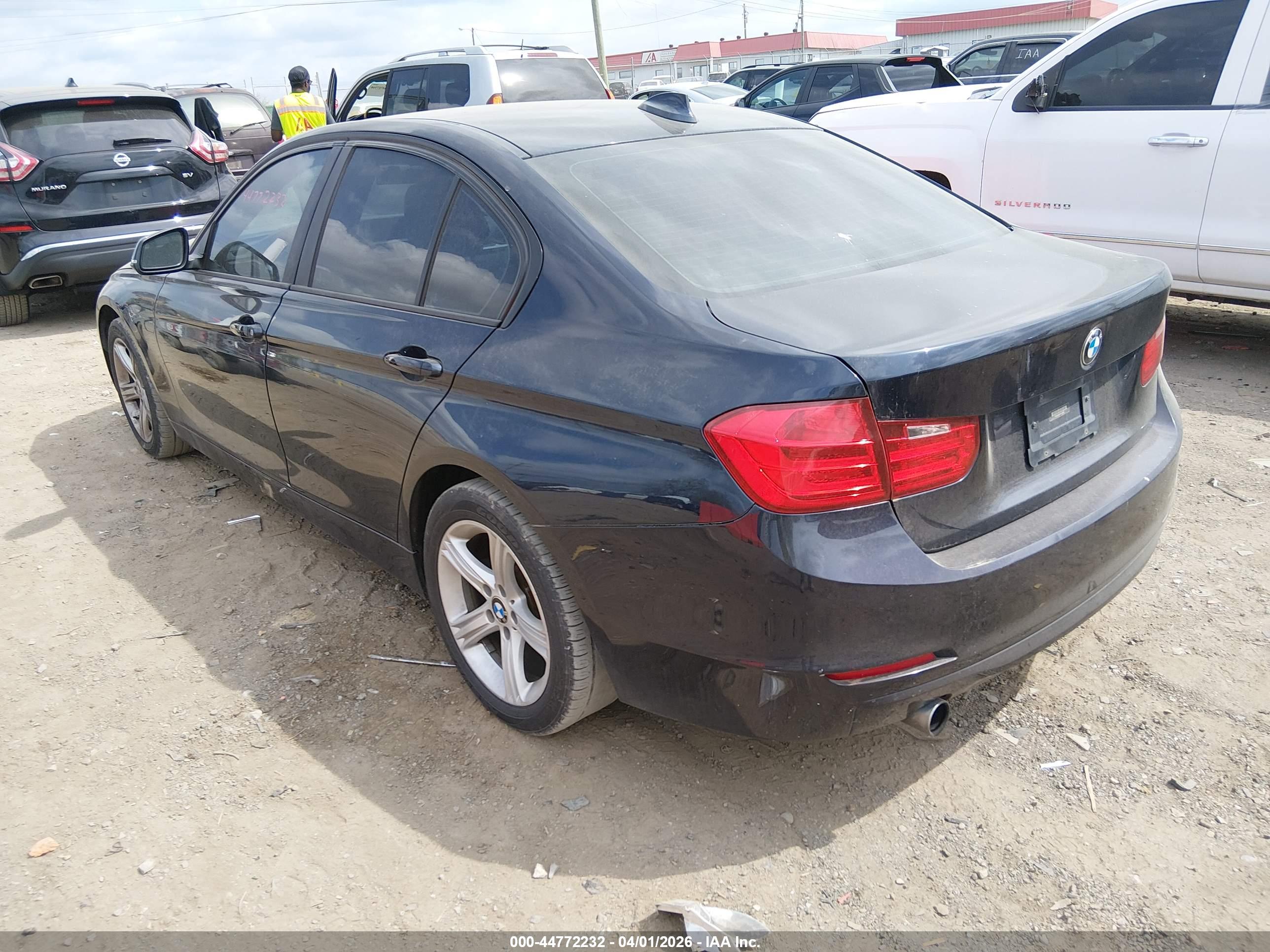 BMW 320I image 3