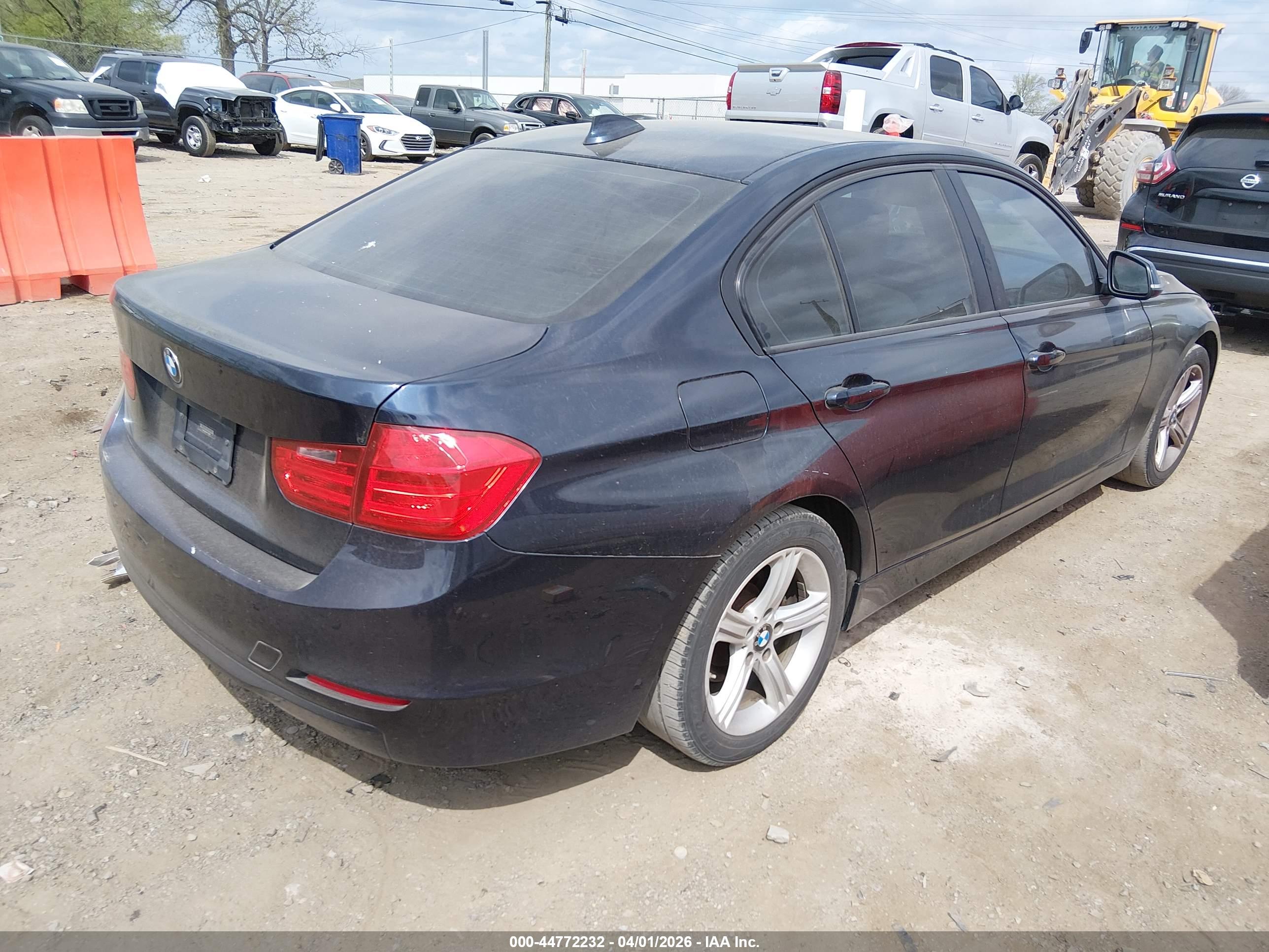BMW 320I image 4