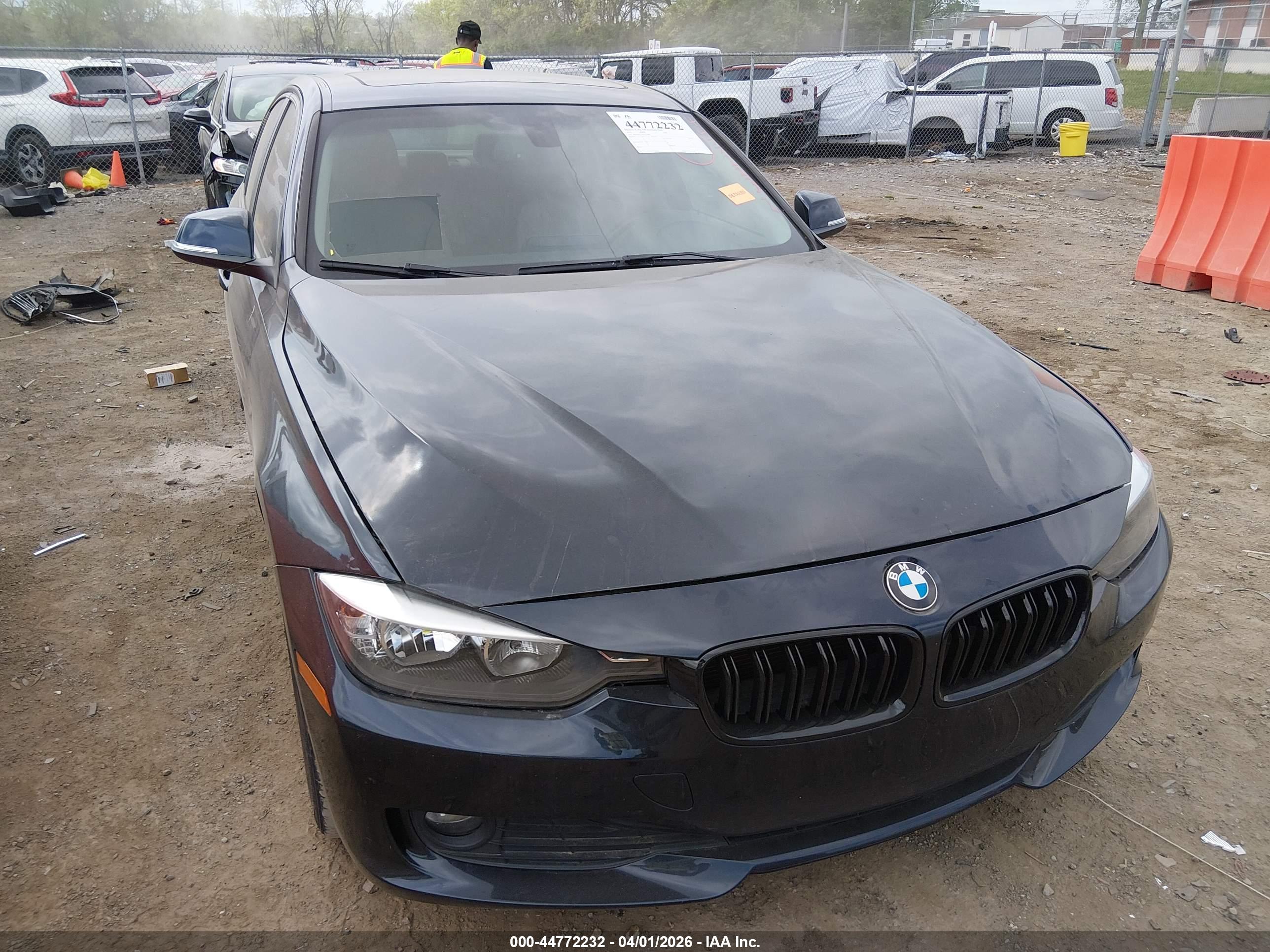 BMW 320I image 6