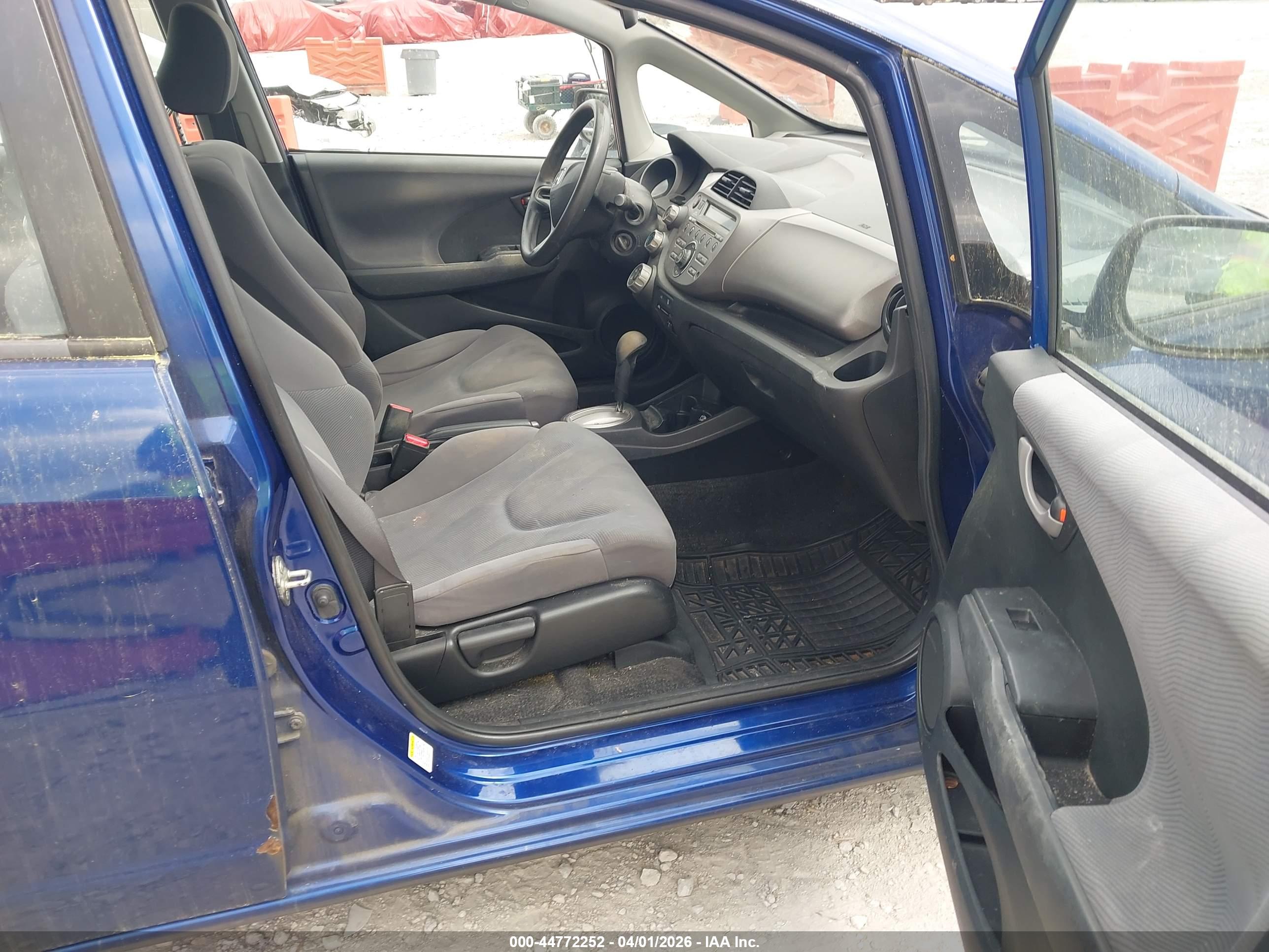 HONDA FIT image 5