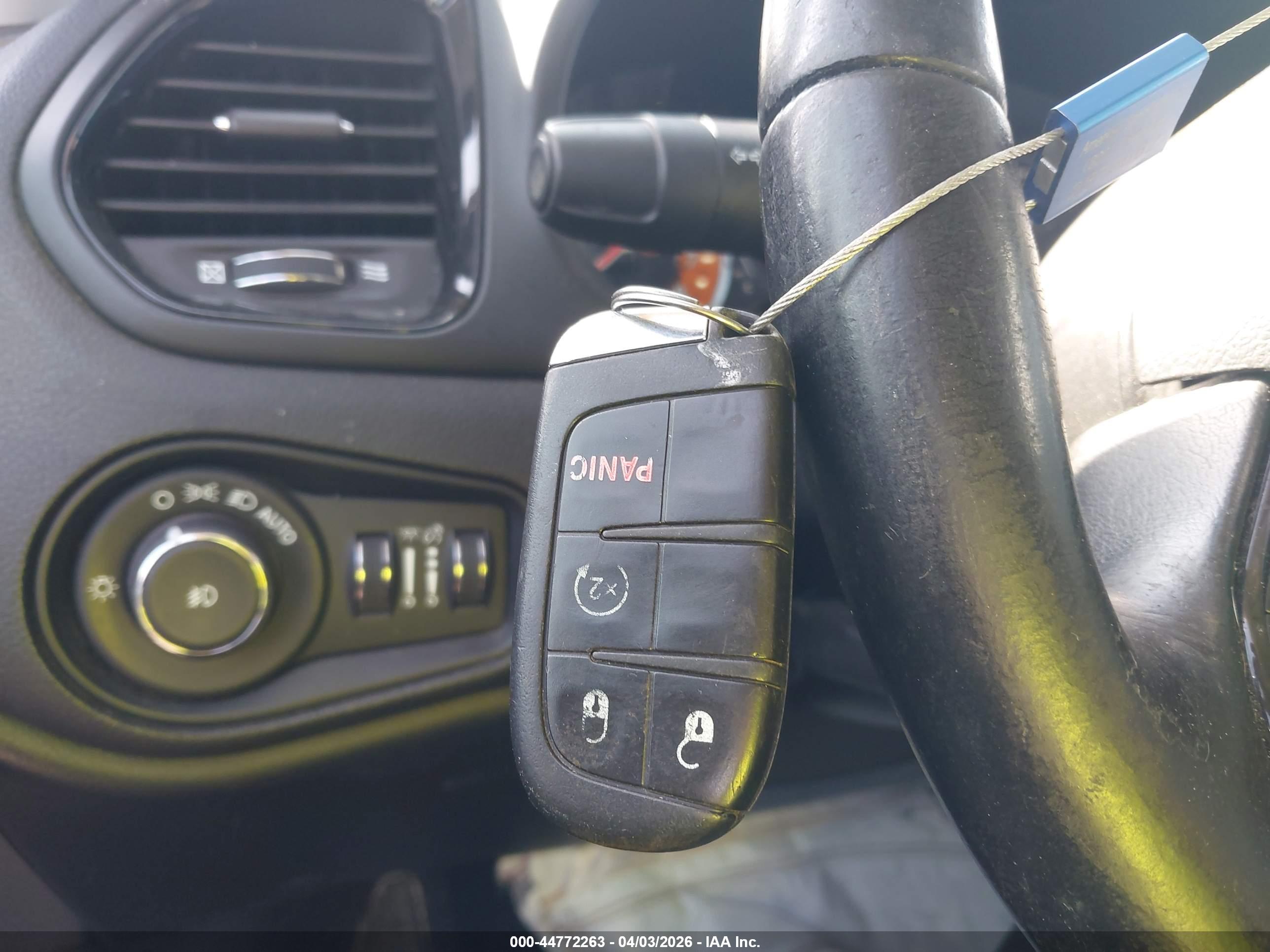 JEEP RENEGADE image 11
