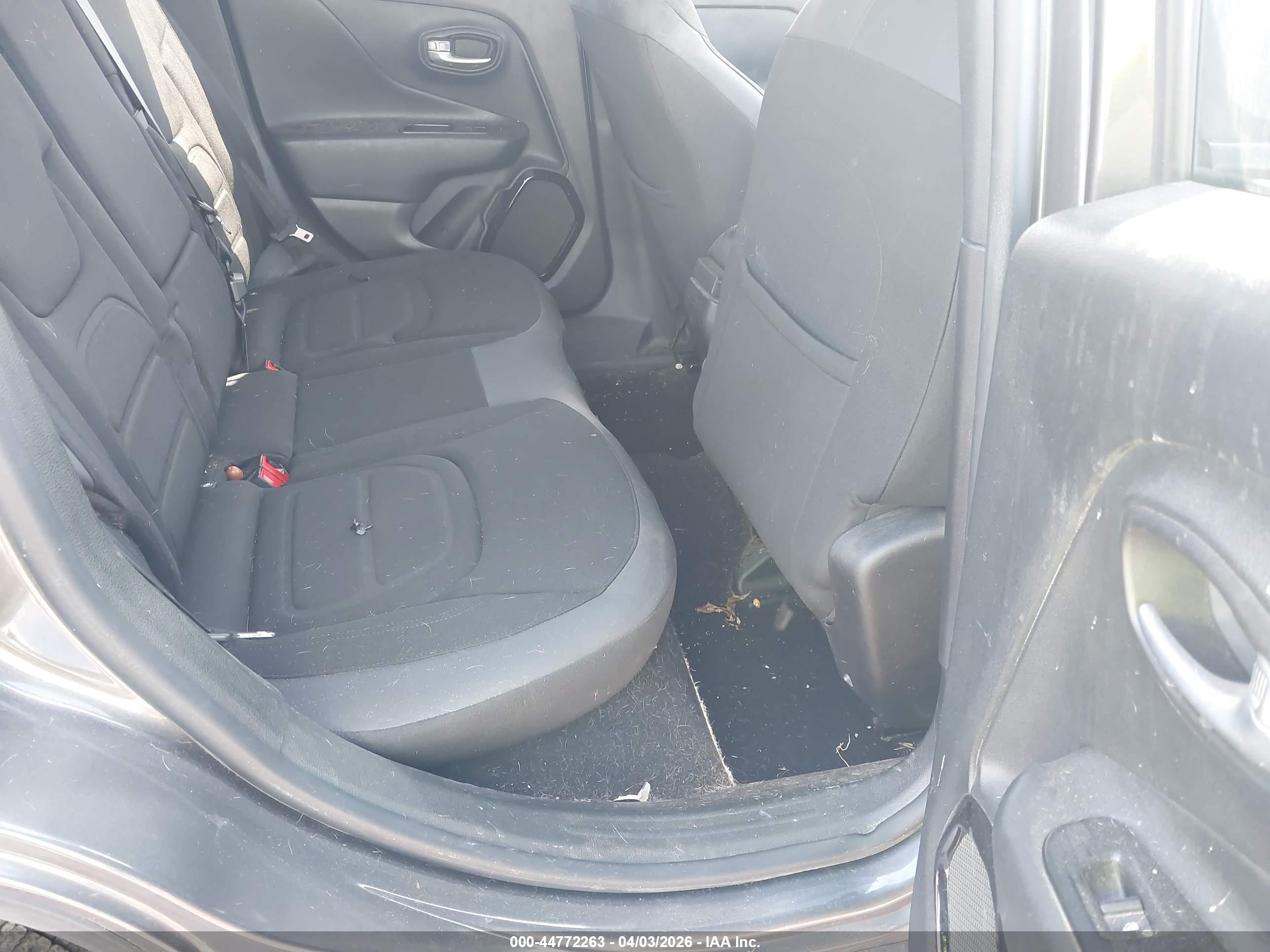JEEP RENEGADE image 8
