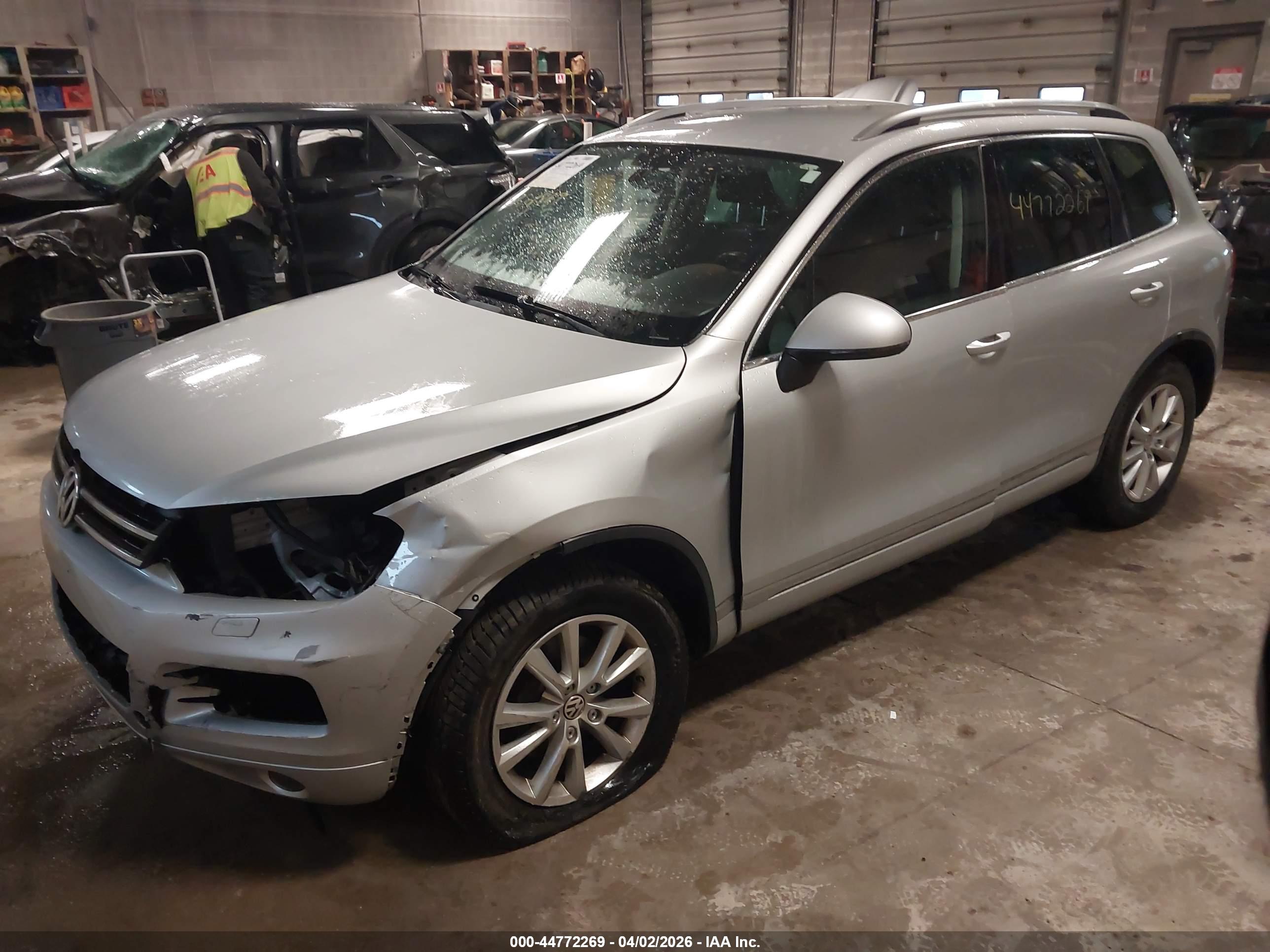 VOLKSWAGEN TOUAREG image 2