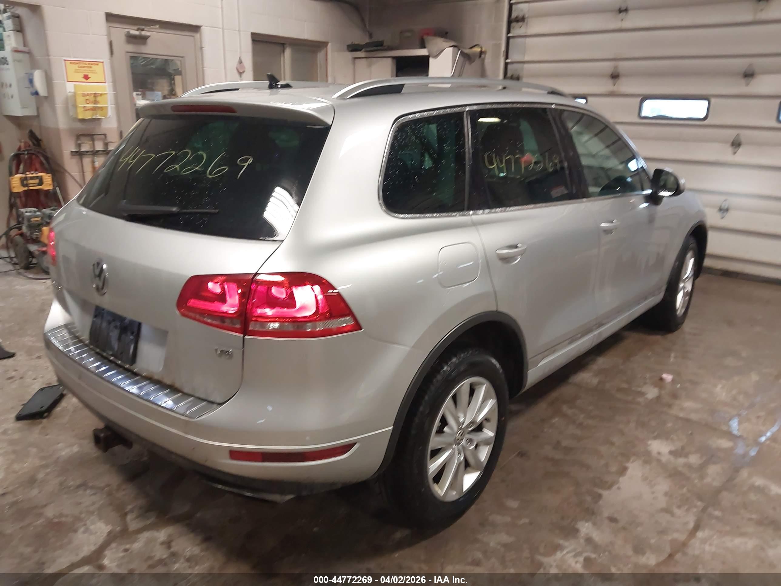 VOLKSWAGEN TOUAREG image 4