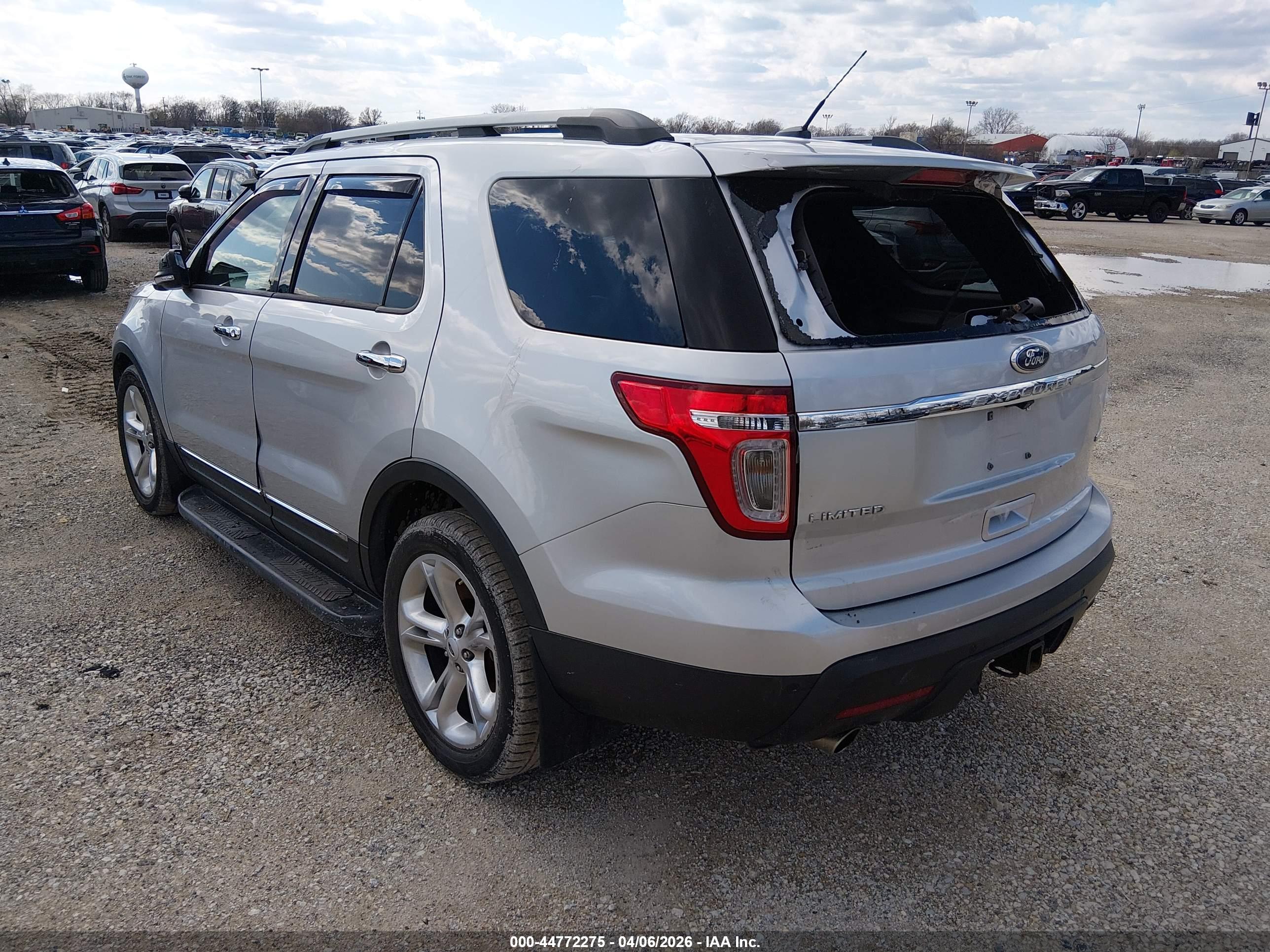 FORD EXPLORER image 3