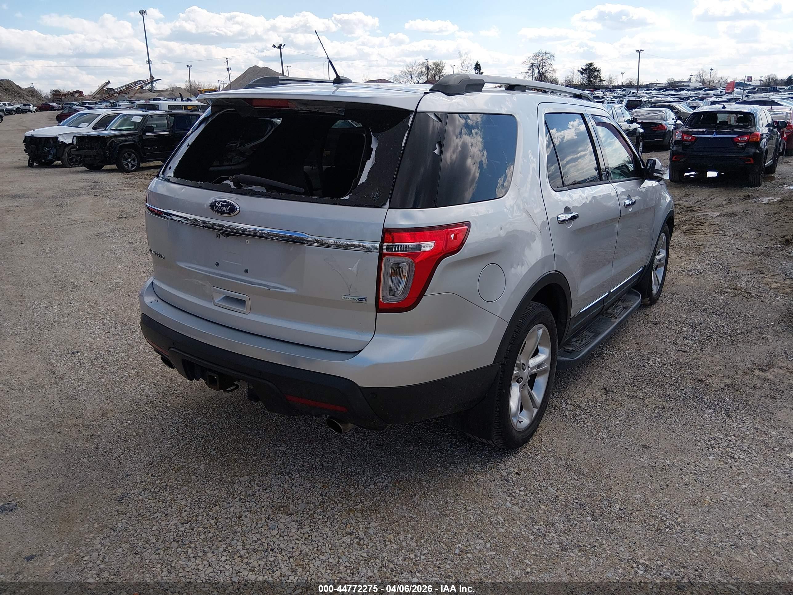 FORD EXPLORER image 4