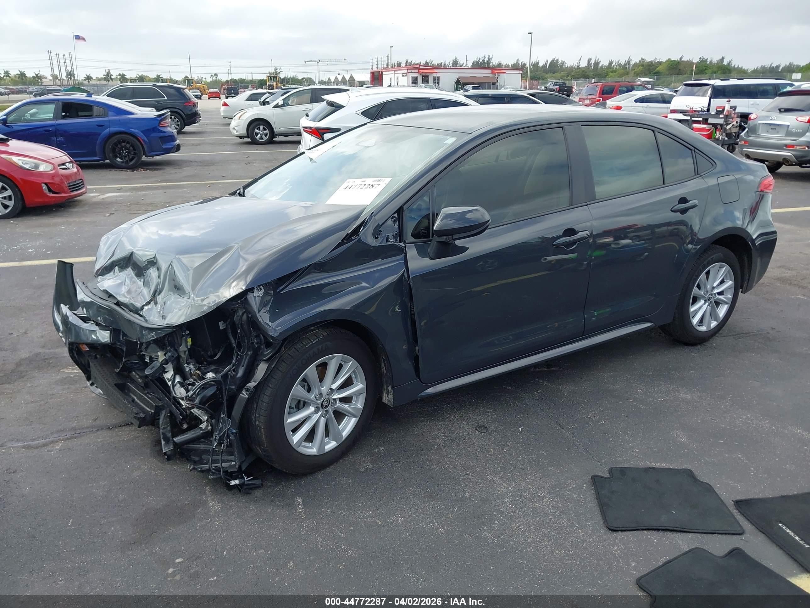 TOYOTA COROLLA image 2