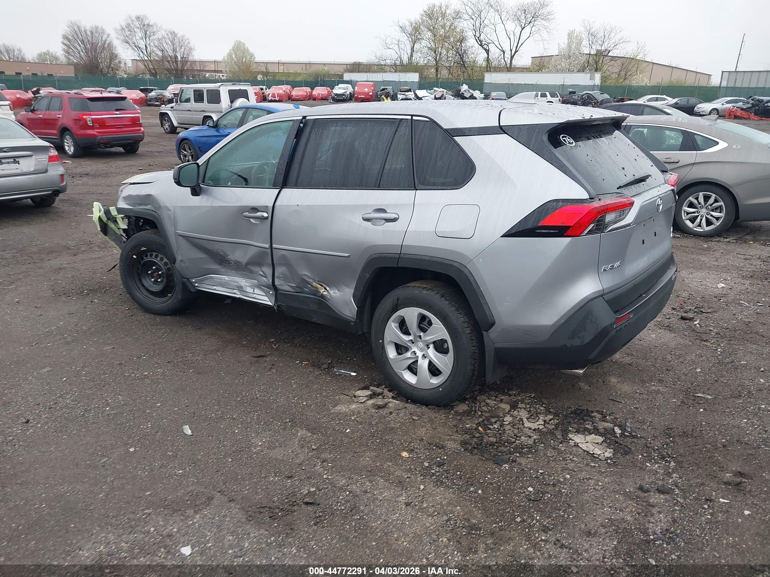 TOYOTA RAV4 image 3