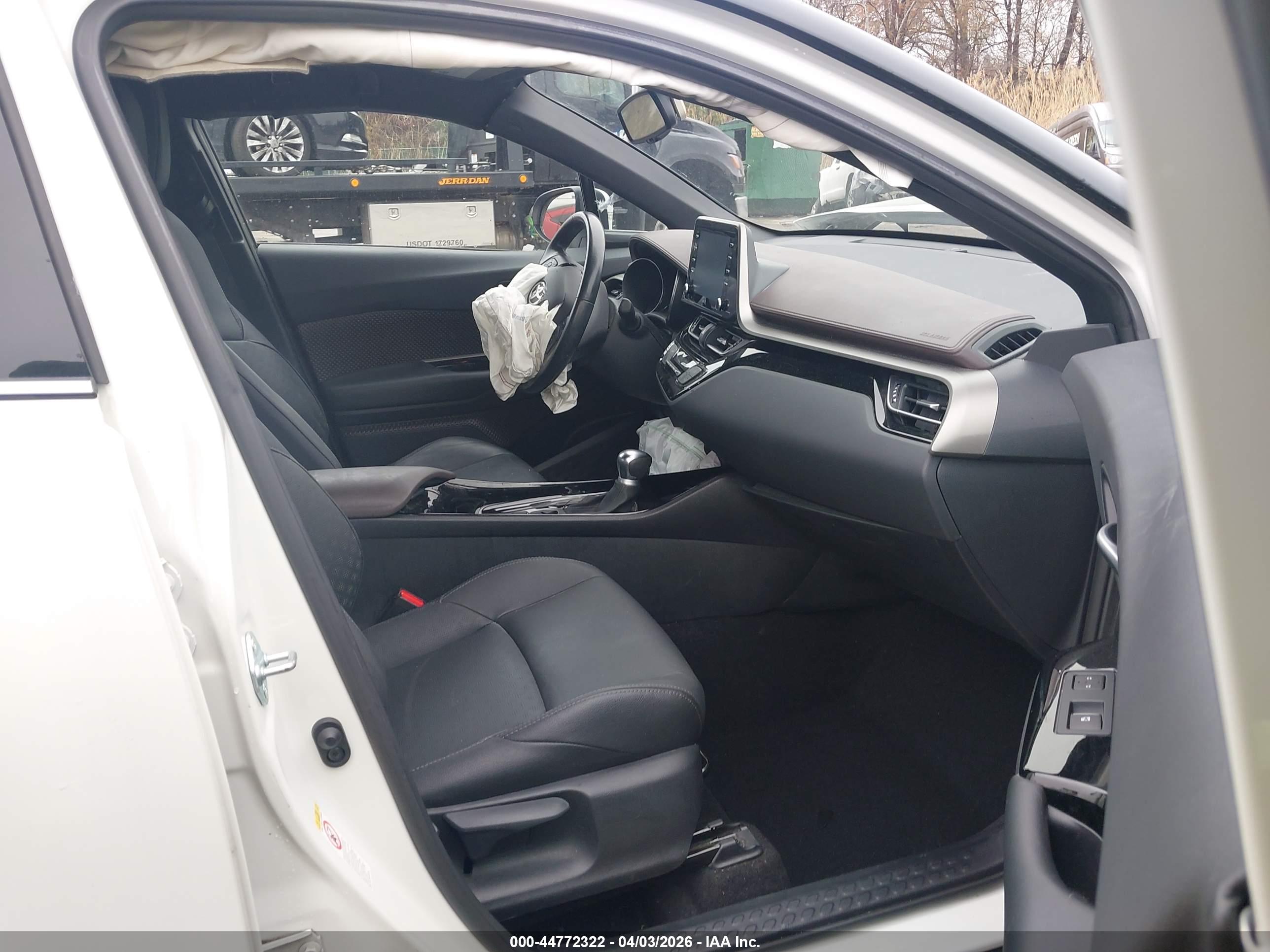 TOYOTA C-HR image 5
