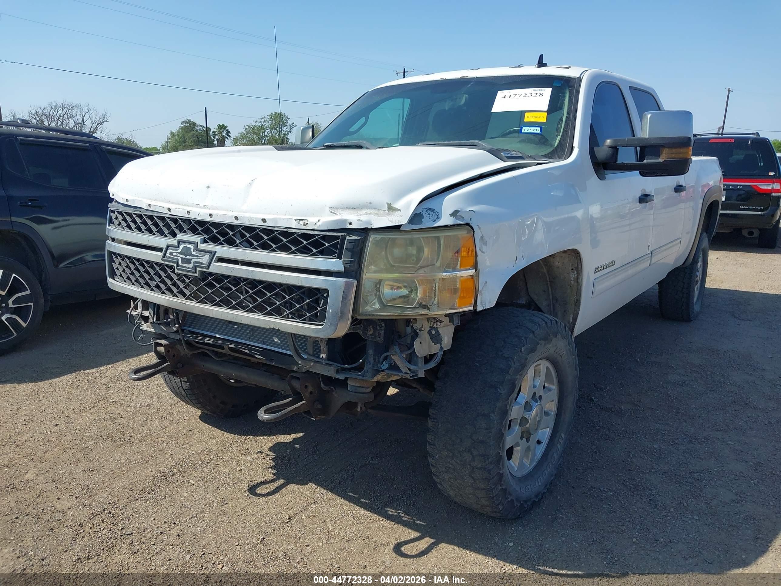 CHEVROLET SILVERADO image 6