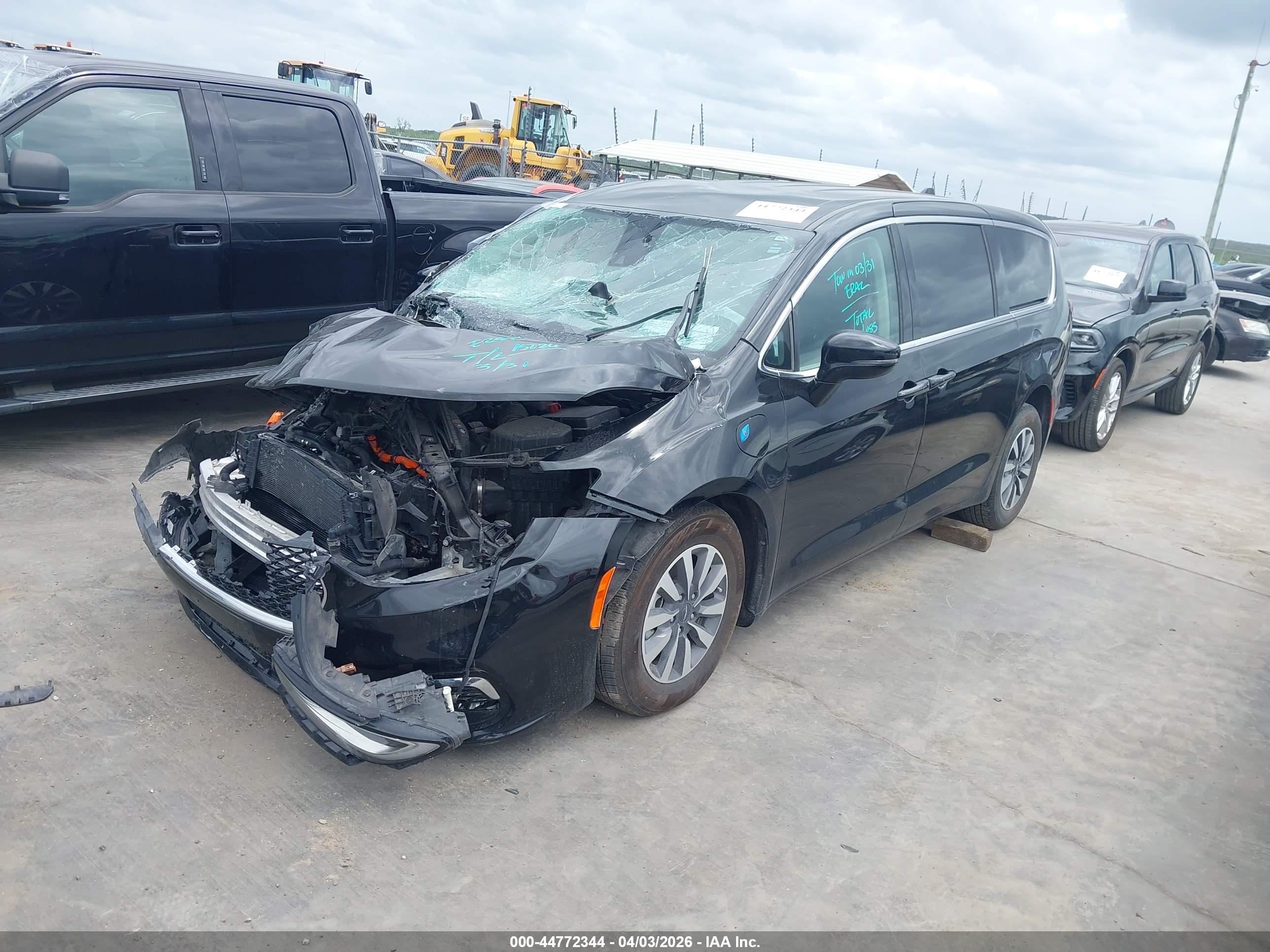 CHRYSLER PACIFICA image 2