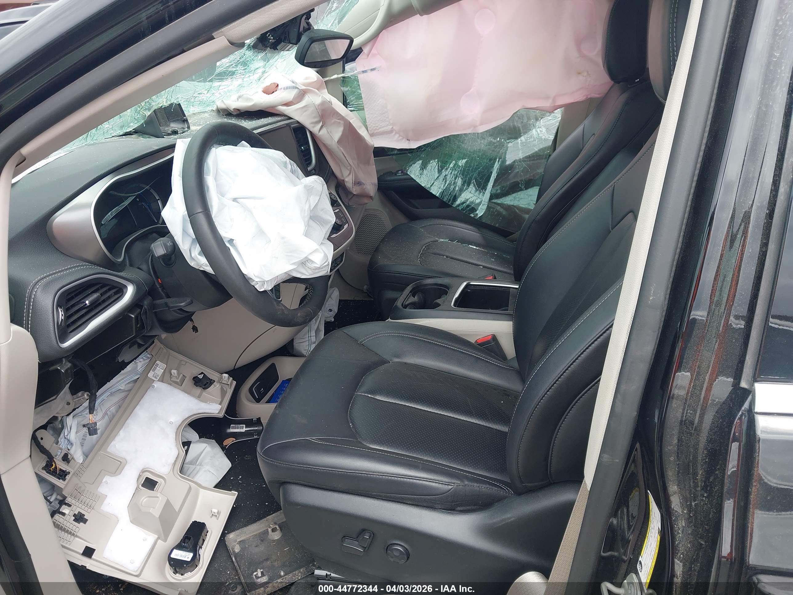 CHRYSLER PACIFICA image 5
