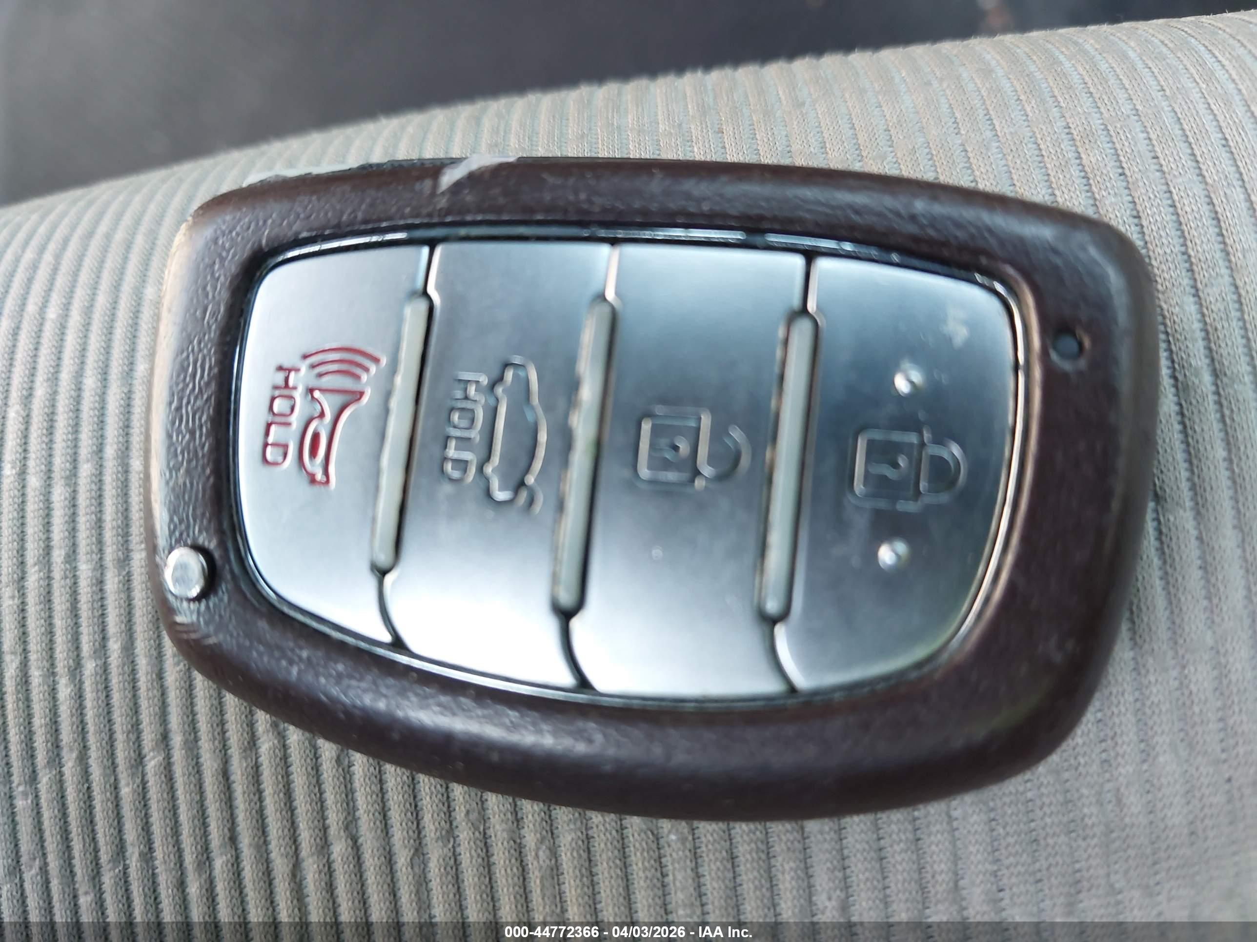 HYUNDAI ELANTRA image 11
