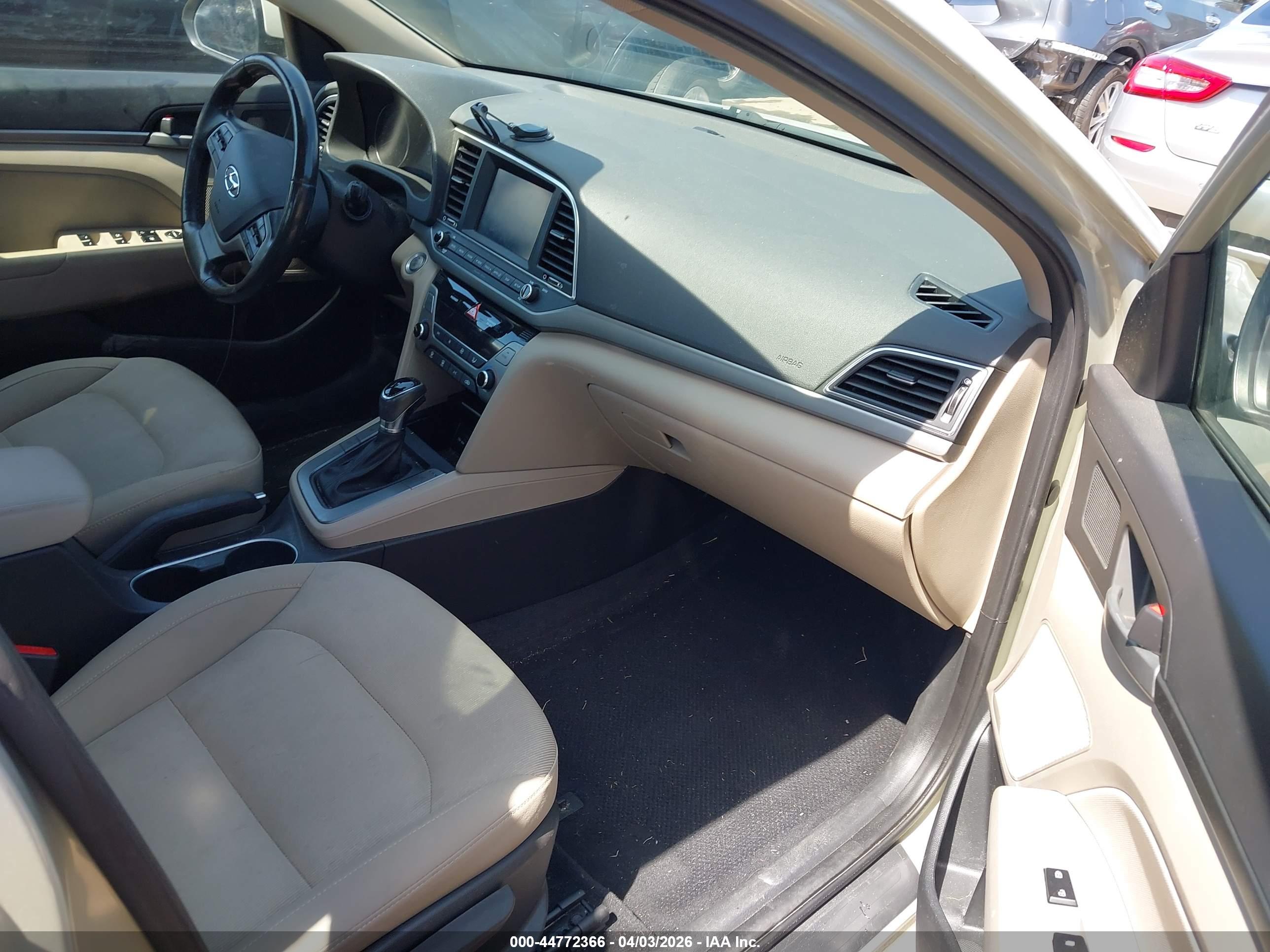 HYUNDAI ELANTRA image 5