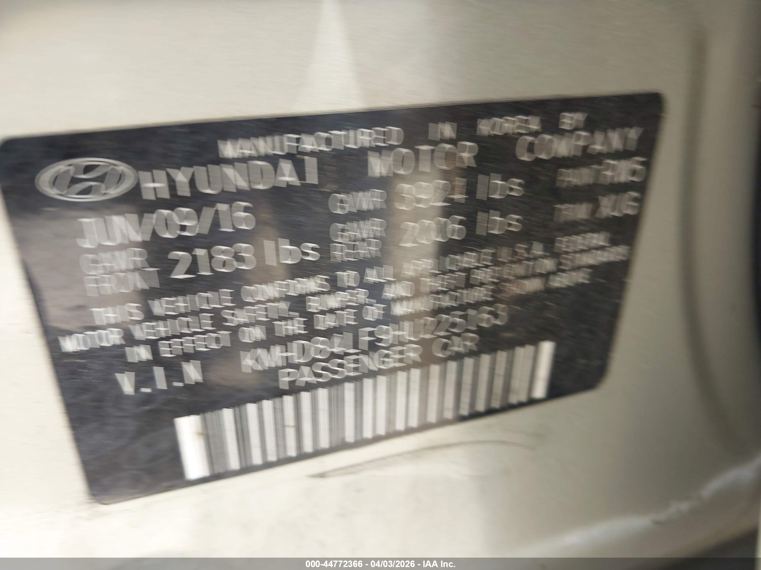 HYUNDAI ELANTRA image 9