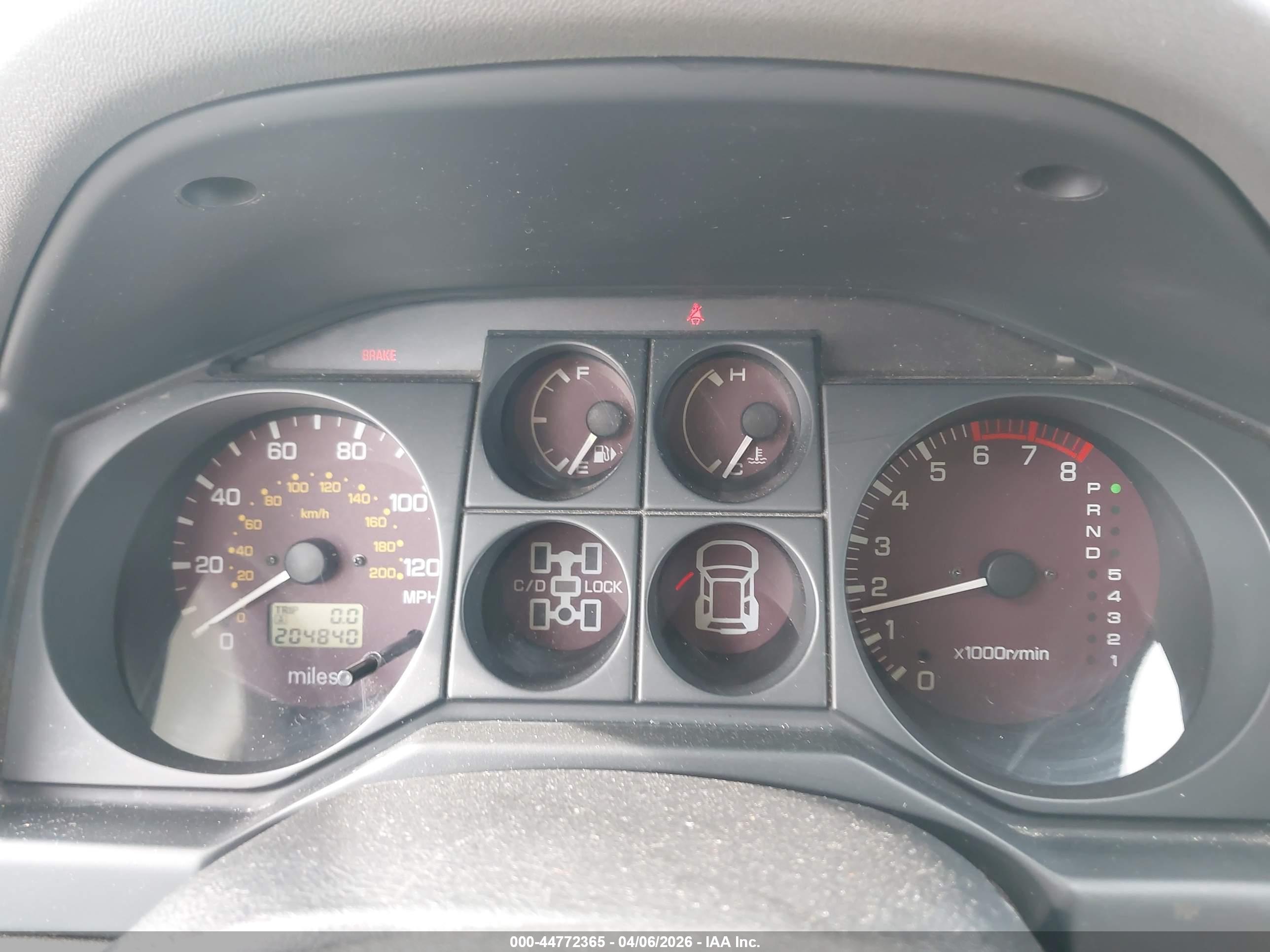 MITSUBISHI MONTERO image 7