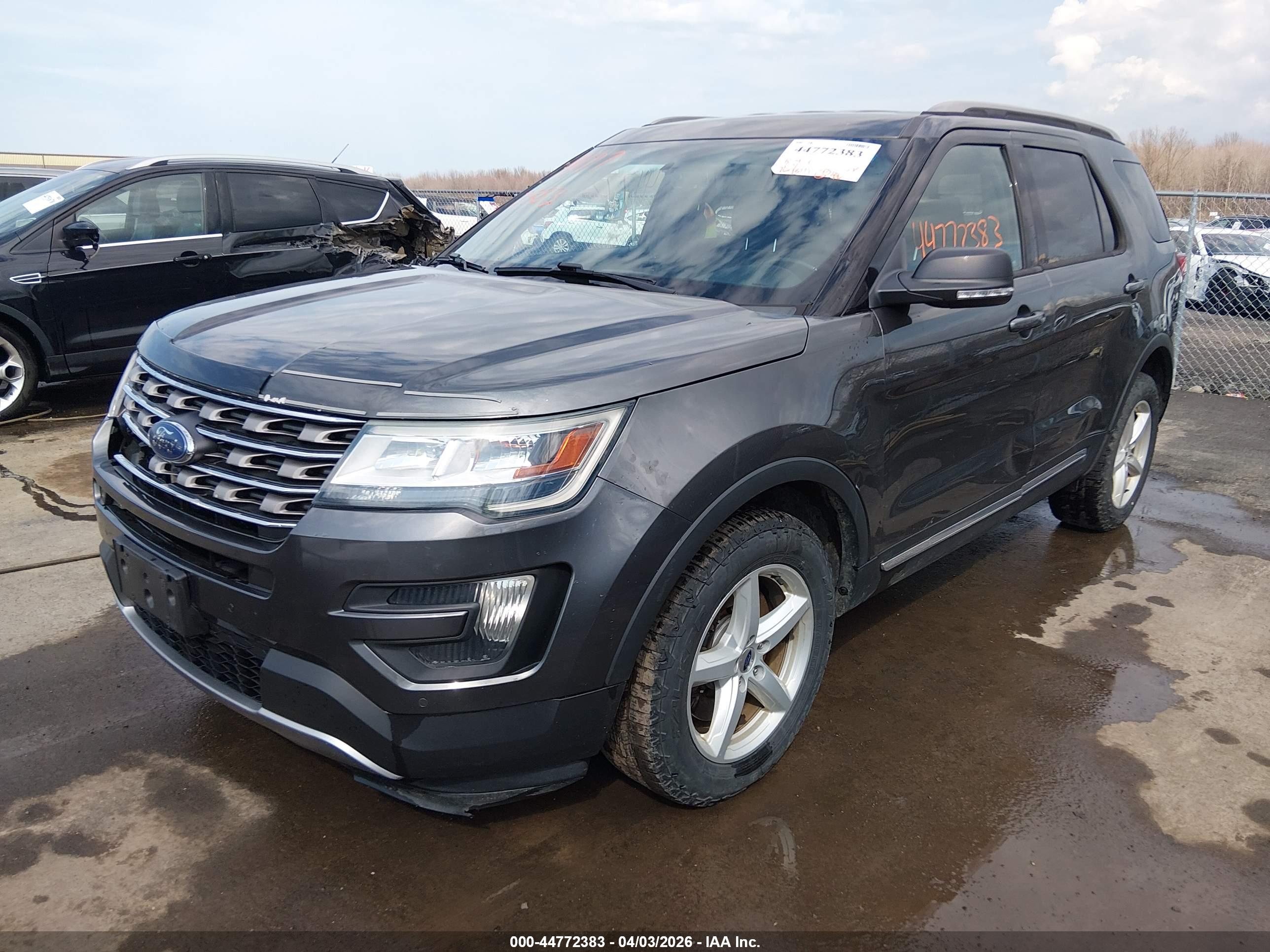 FORD EXPLORER image 6