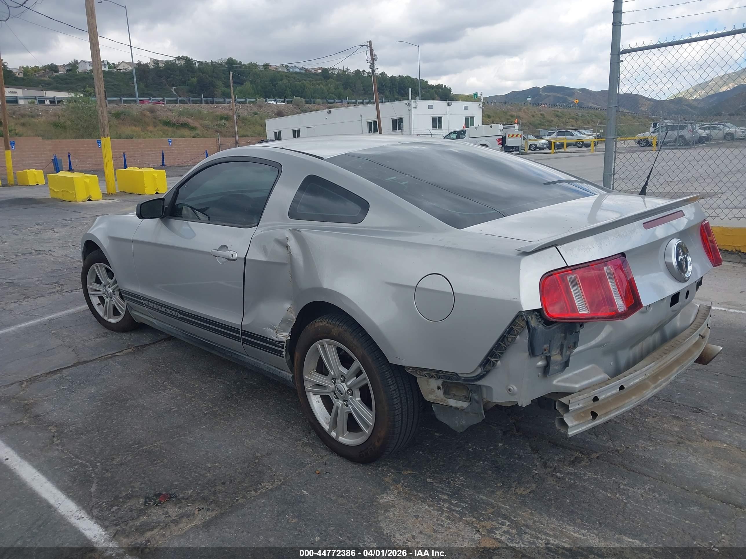 FORD MUSTANG image 3