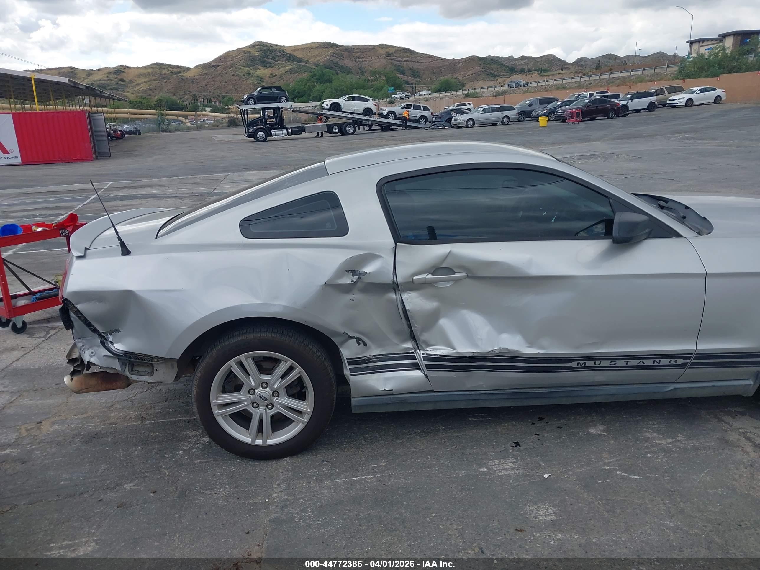 FORD MUSTANG image 6