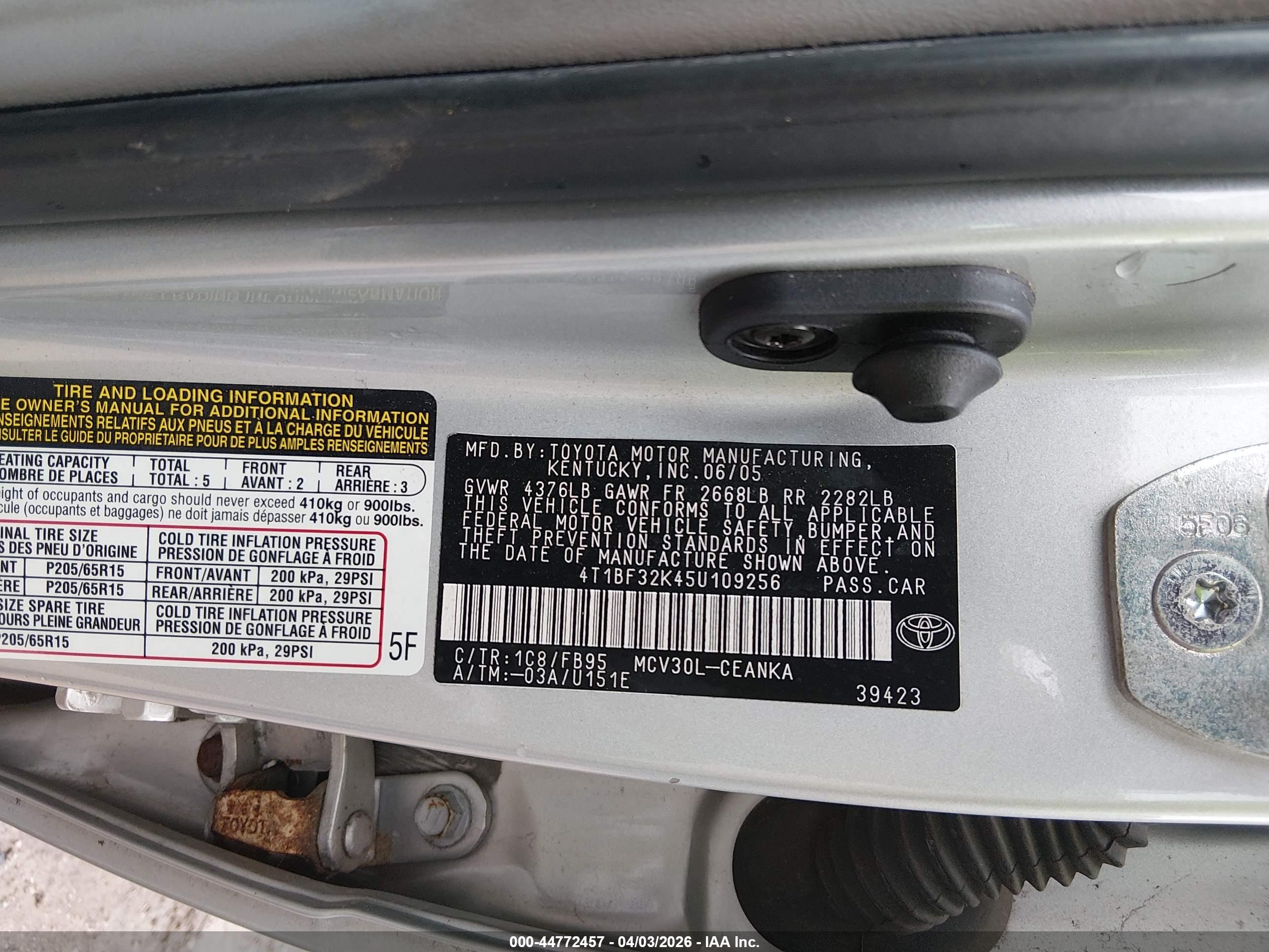 TOYOTA CAMRY image 9