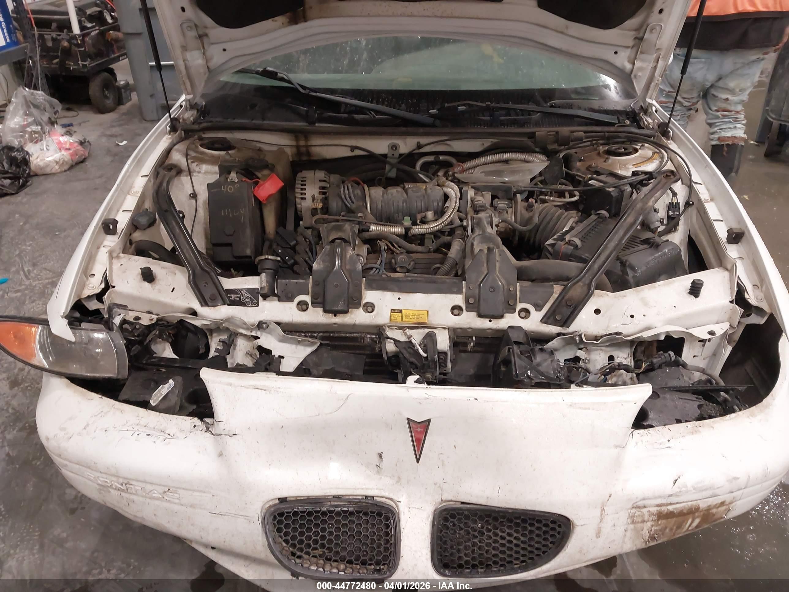 PONTIAC GRAND image 10