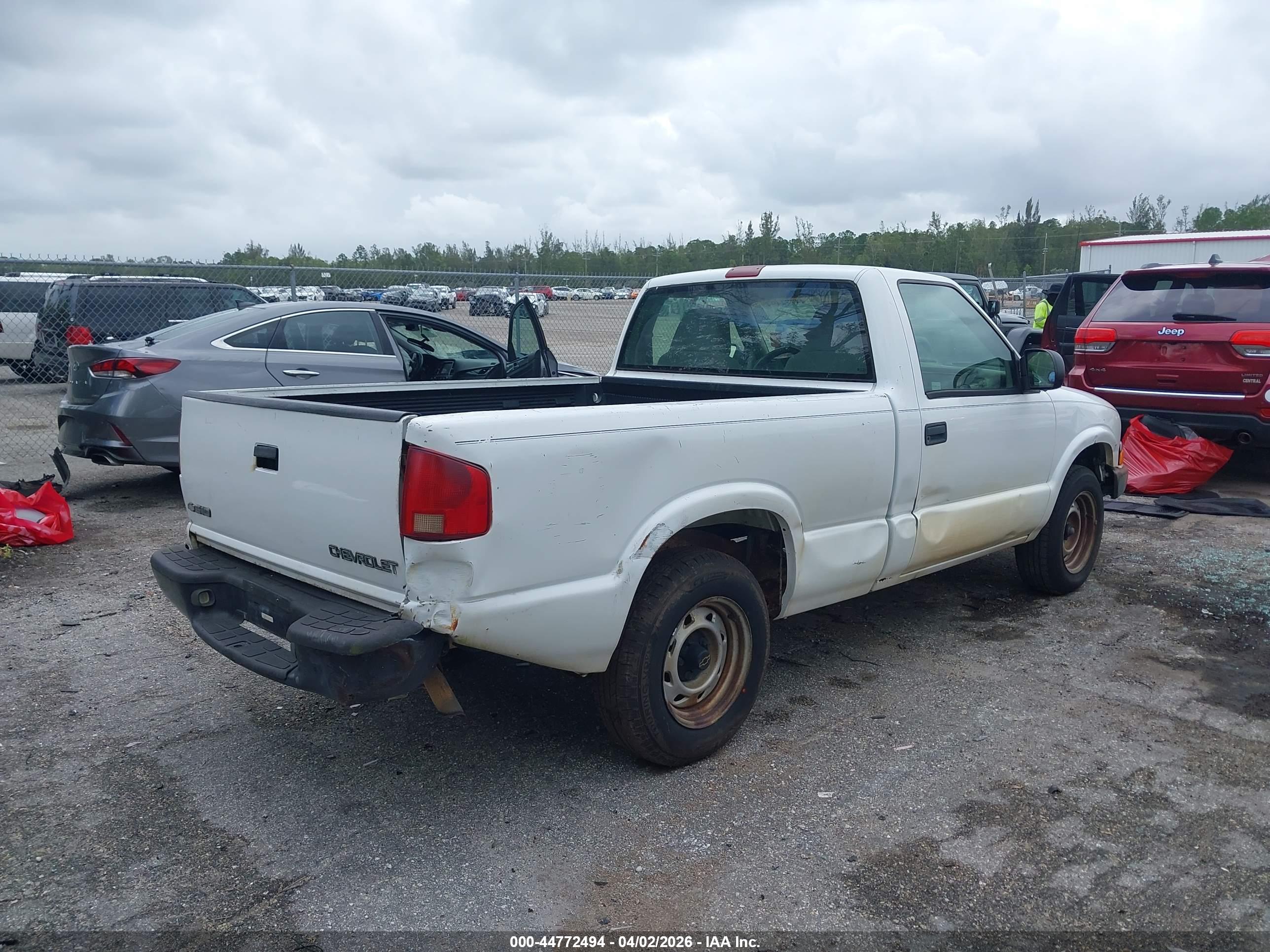 CHEVROLET S-10 image 6