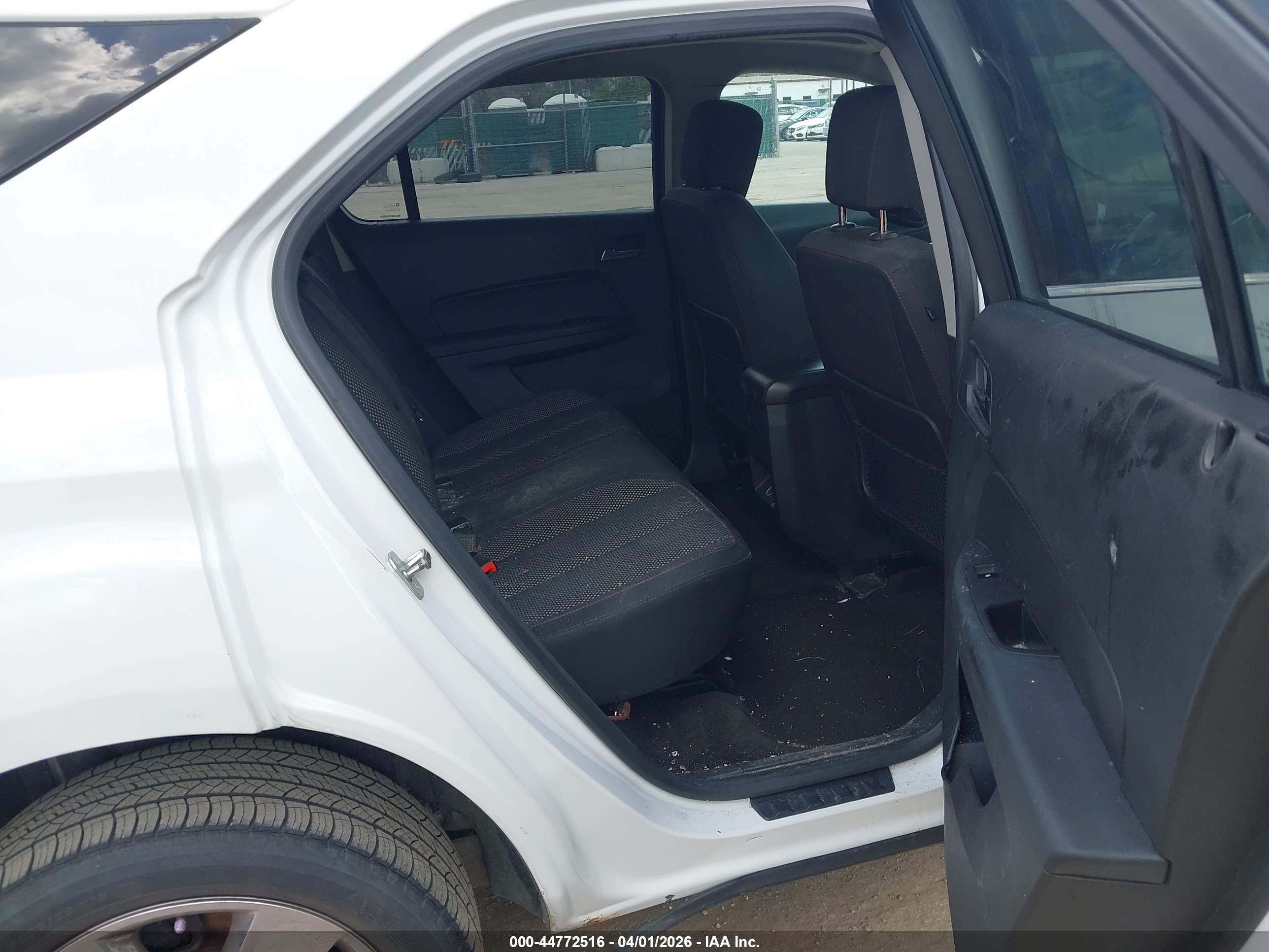 CHEVROLET EQUINOX image 8