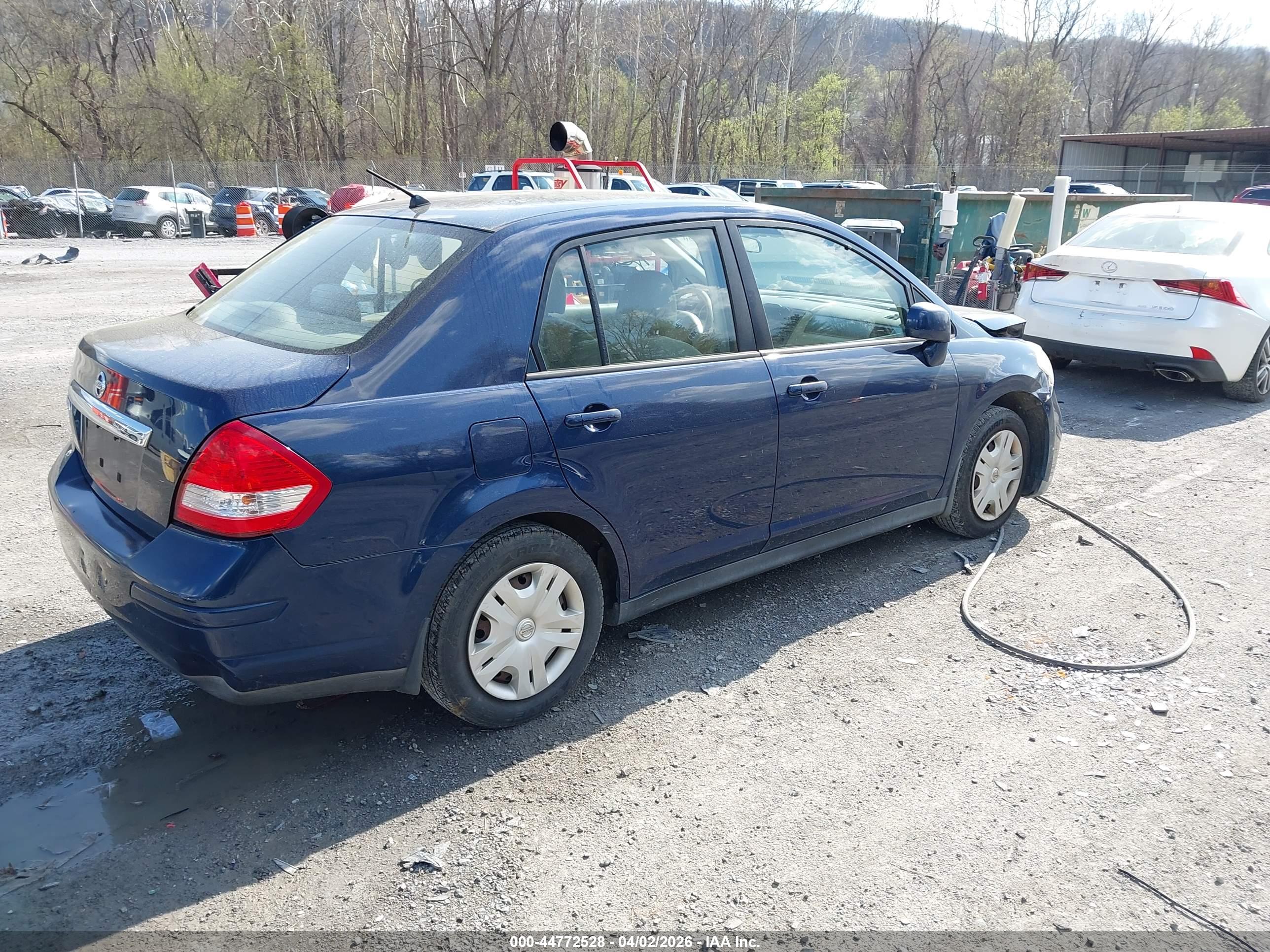 NISSAN VERSA image 4