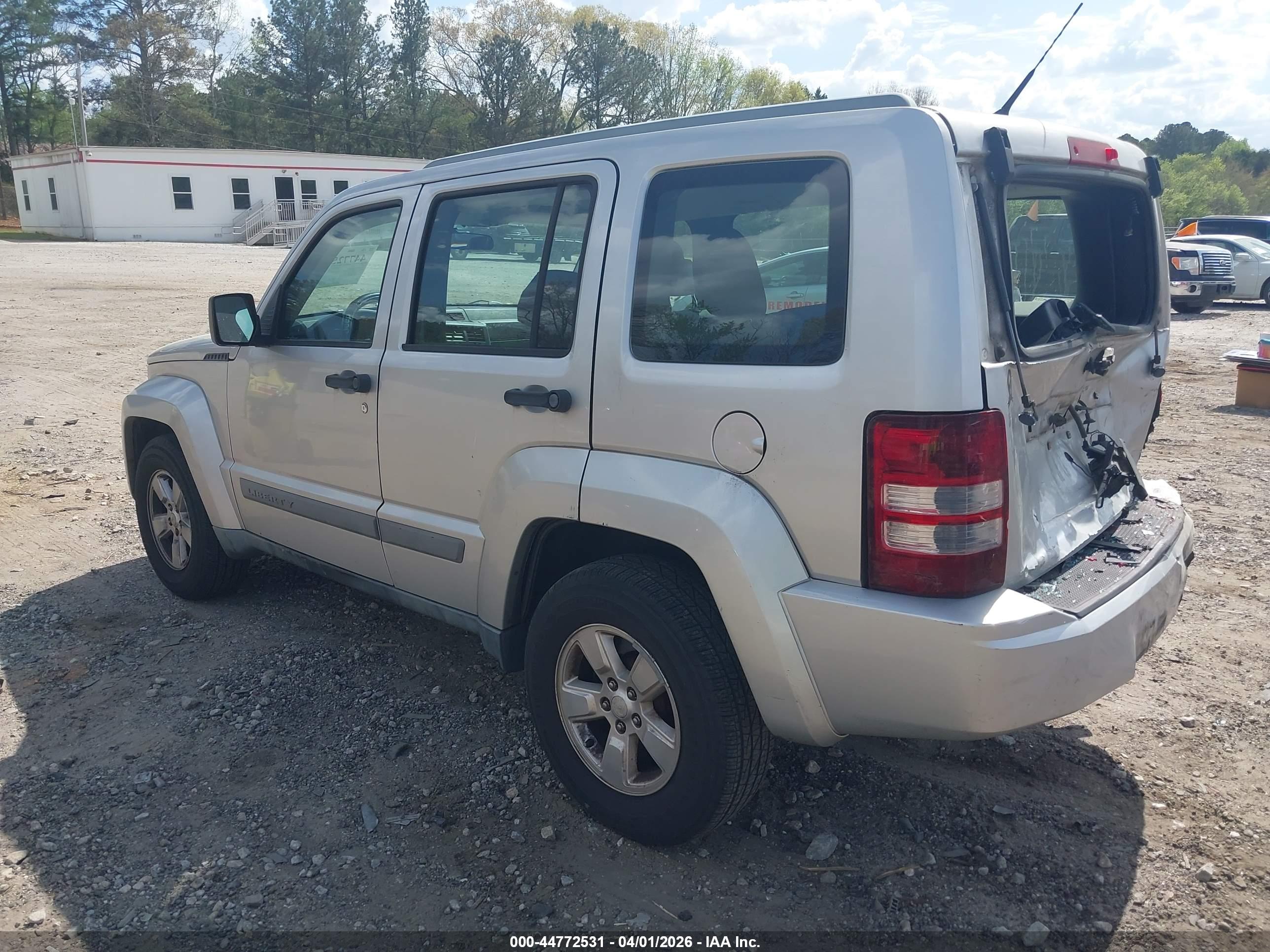 JEEP LIBERTY image 3