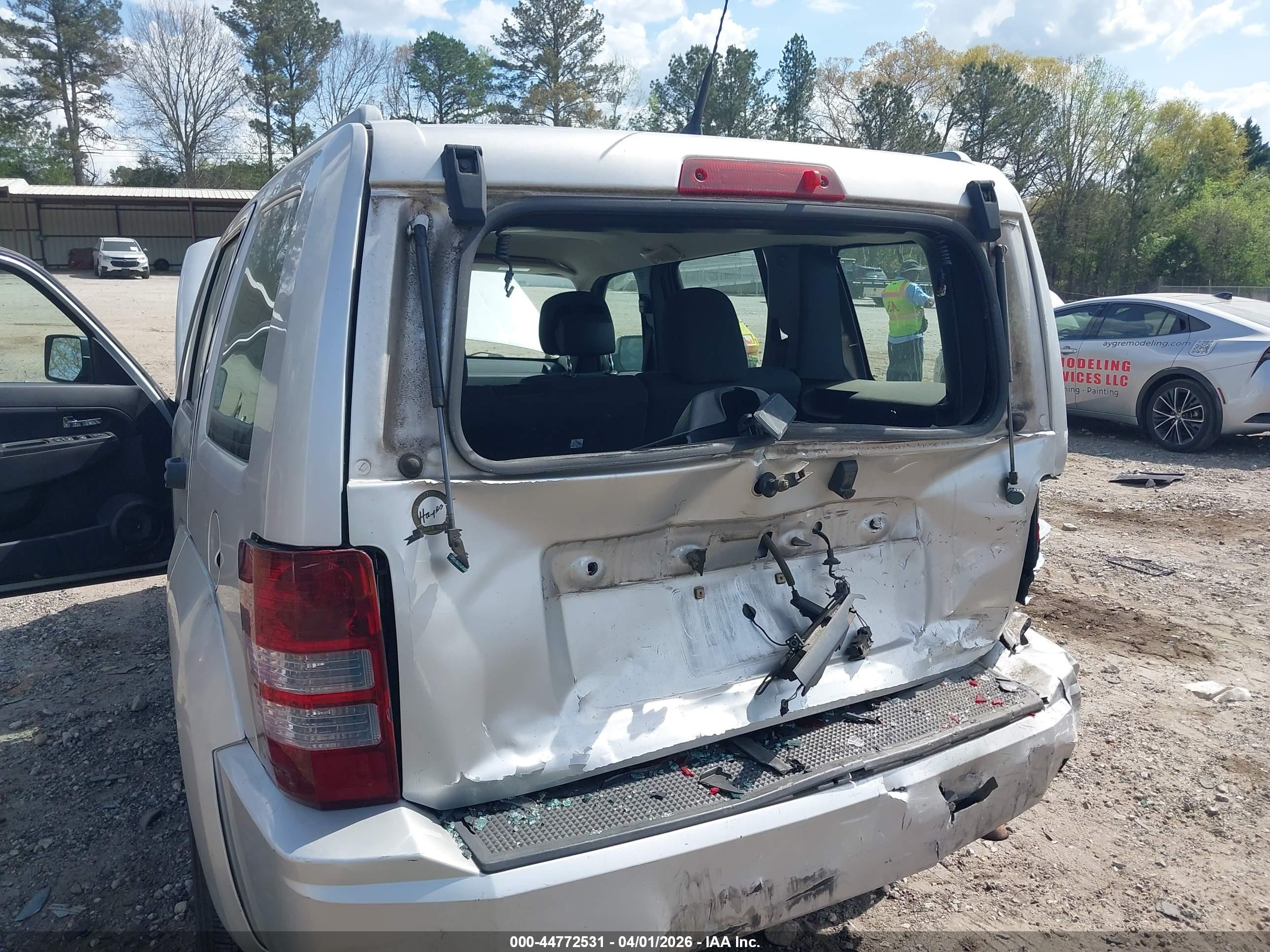 JEEP LIBERTY image 6