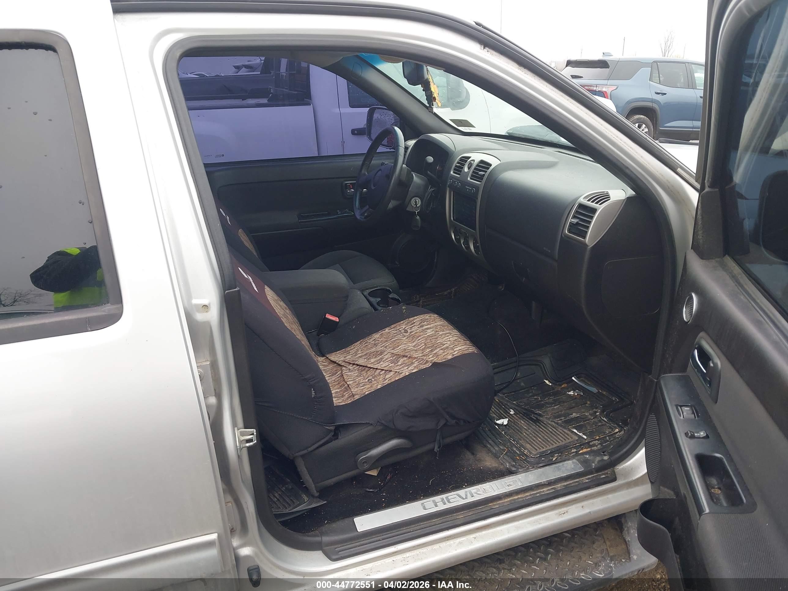 CHEVROLET COLORADO image 5