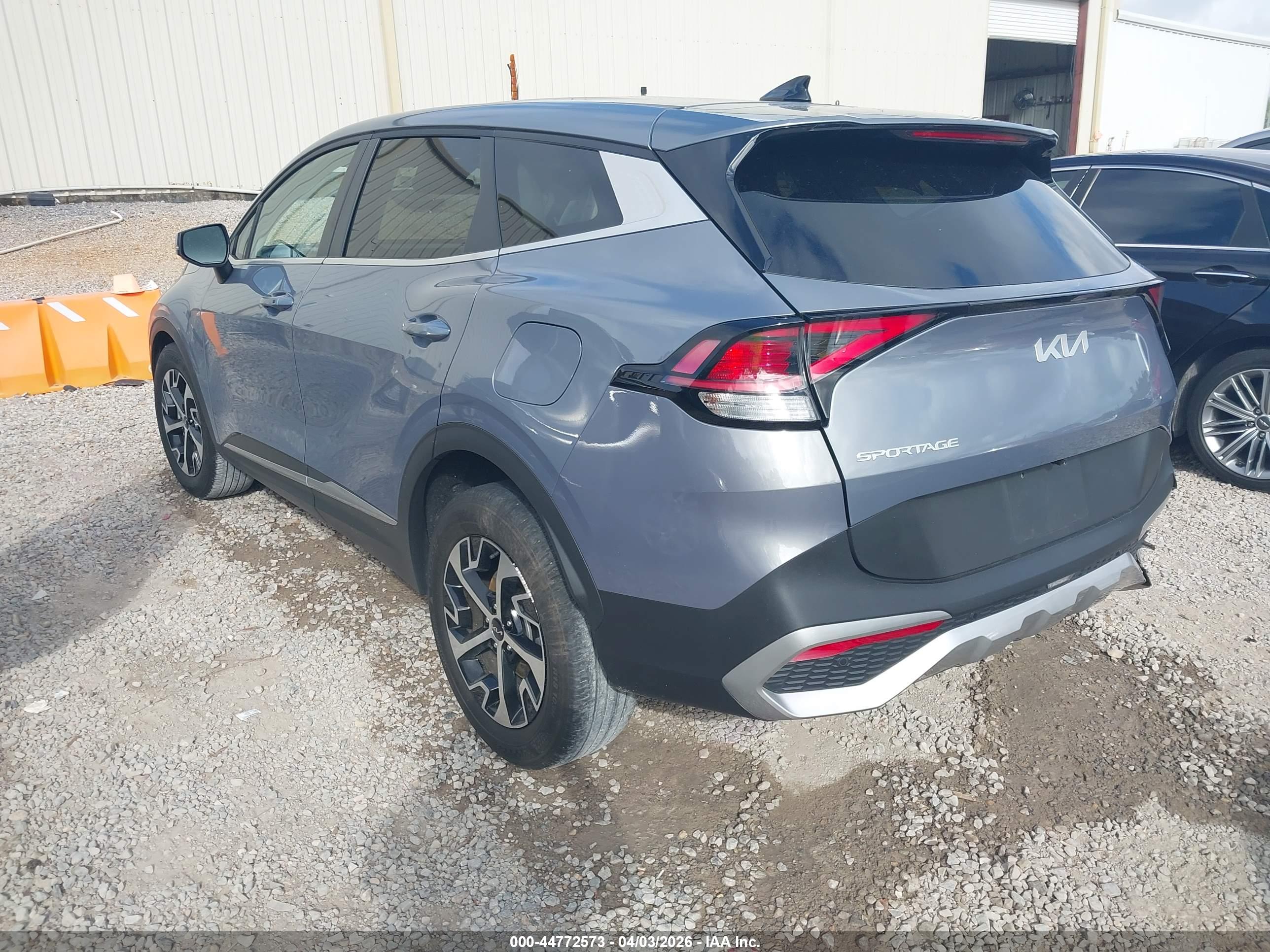 KIA SPORTAGE image 3