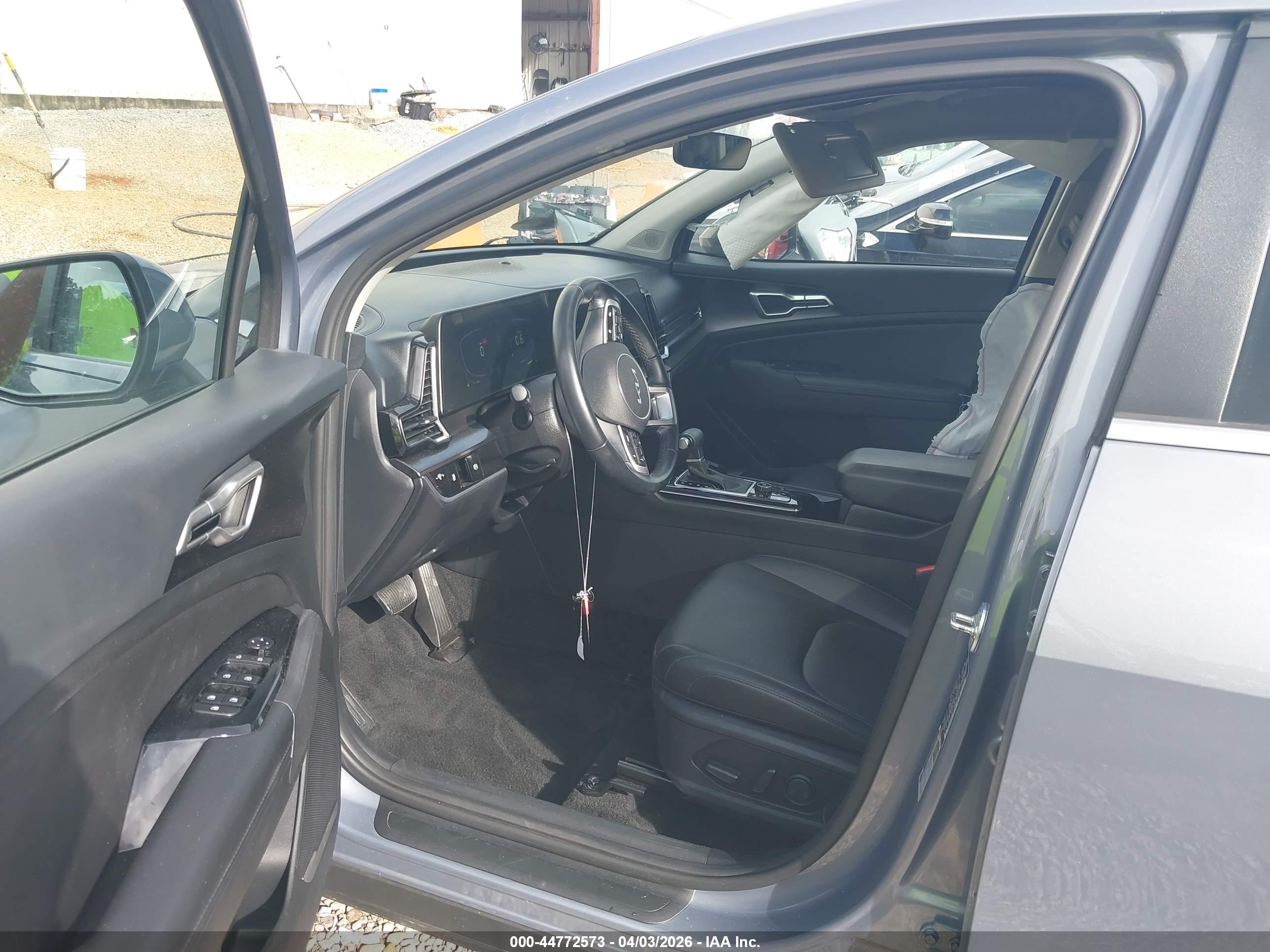 KIA SPORTAGE image 5