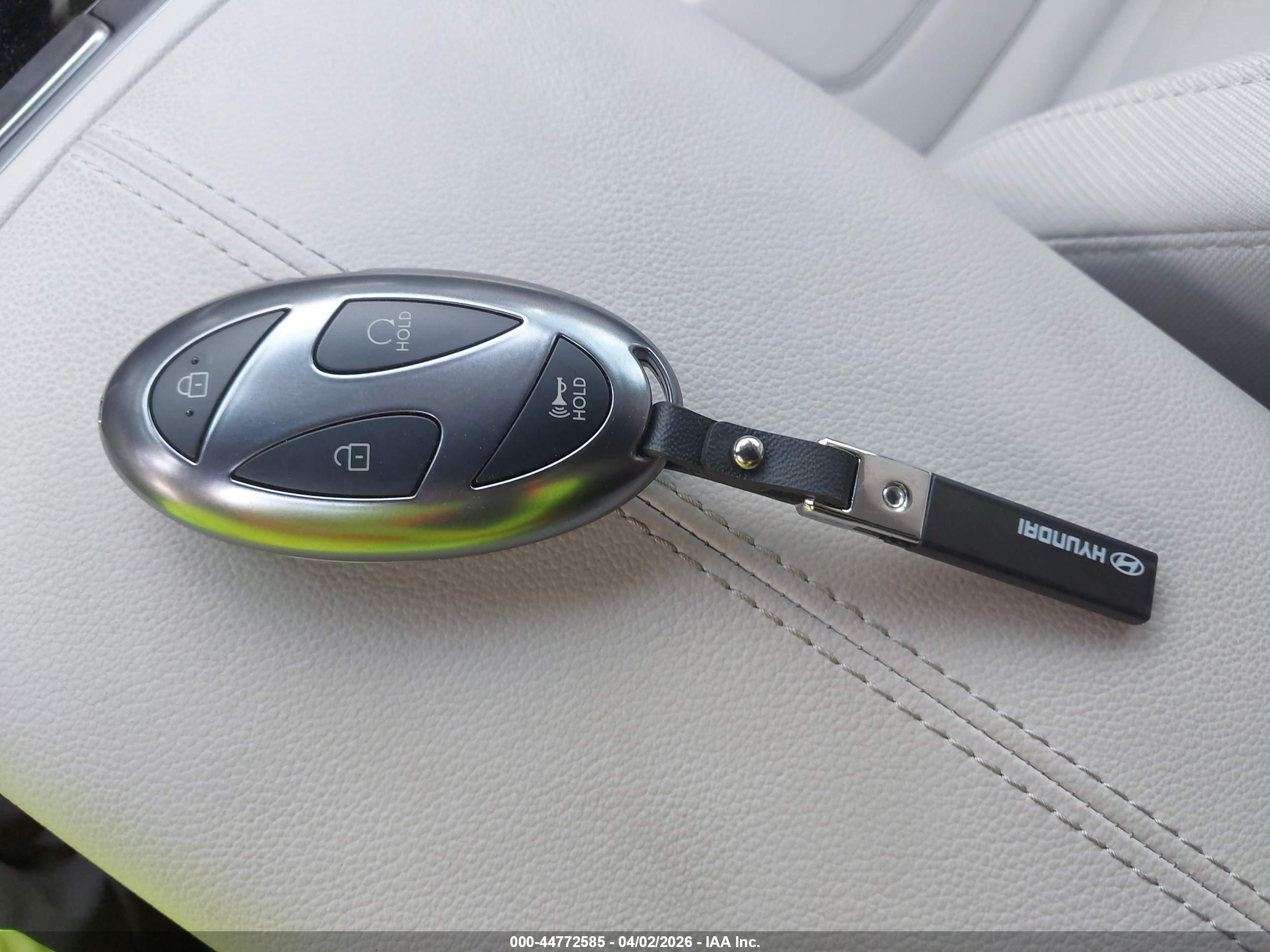 HYUNDAI TUCSON image 11
