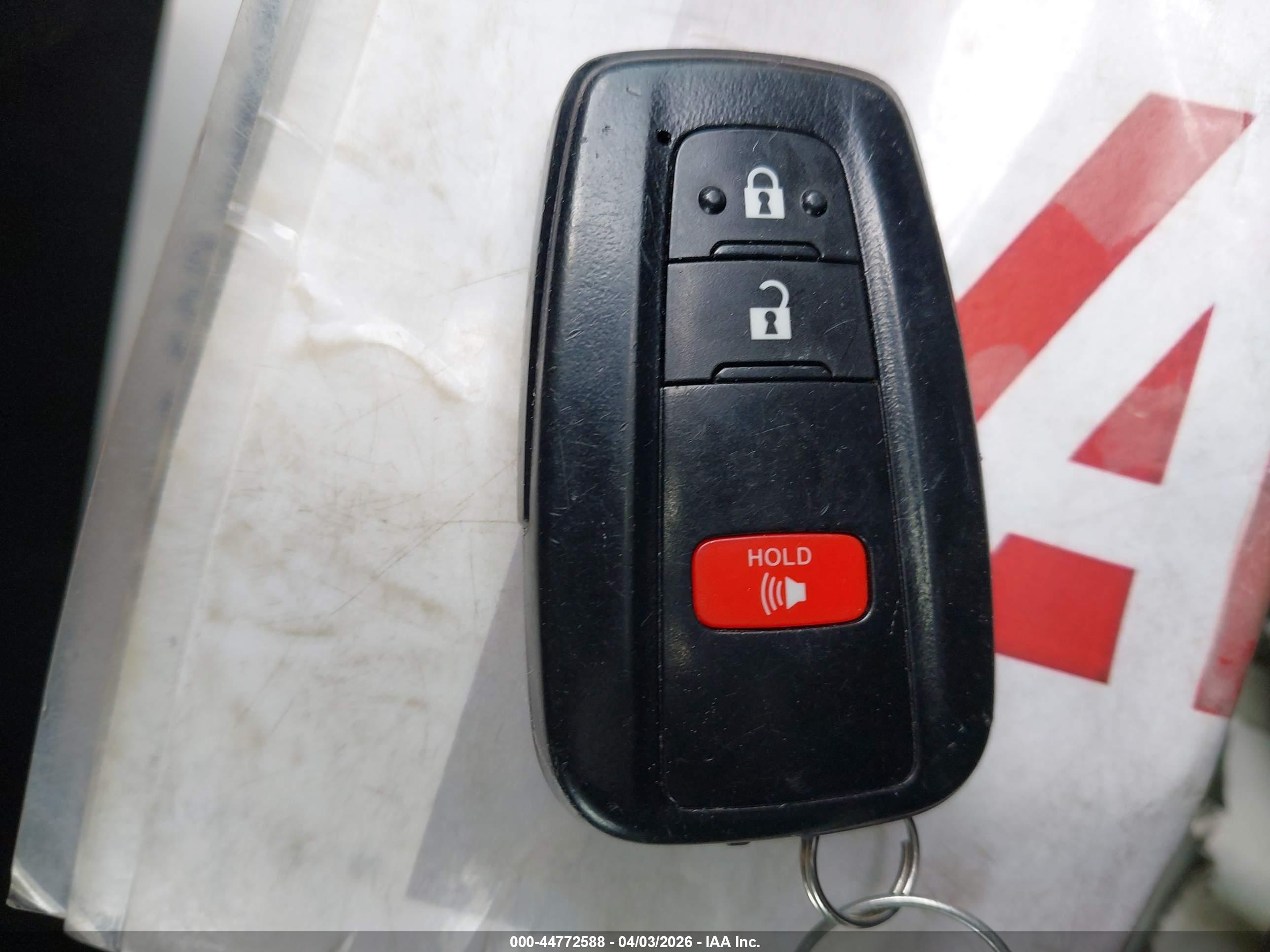 TOYOTA RAV4 image 11