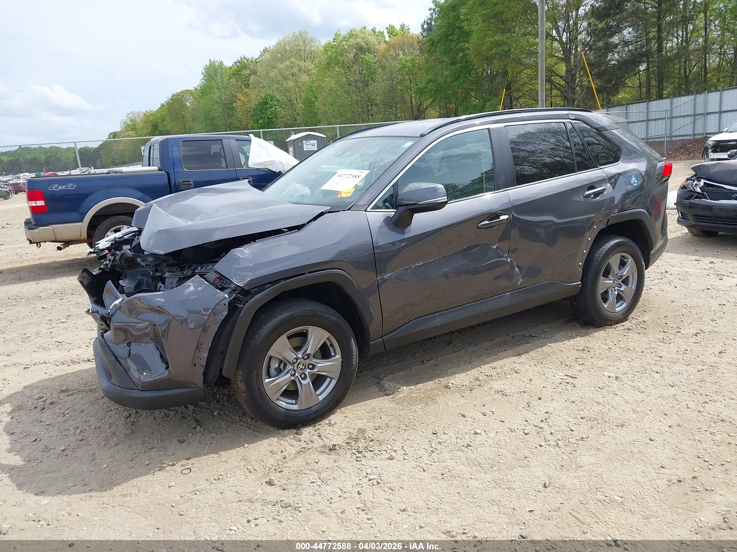 TOYOTA RAV4 image 2